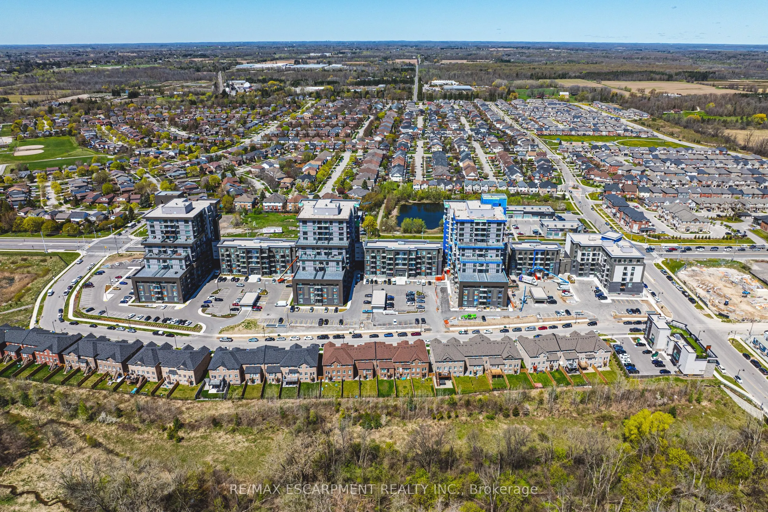 460 DUNDAS Street E, #327