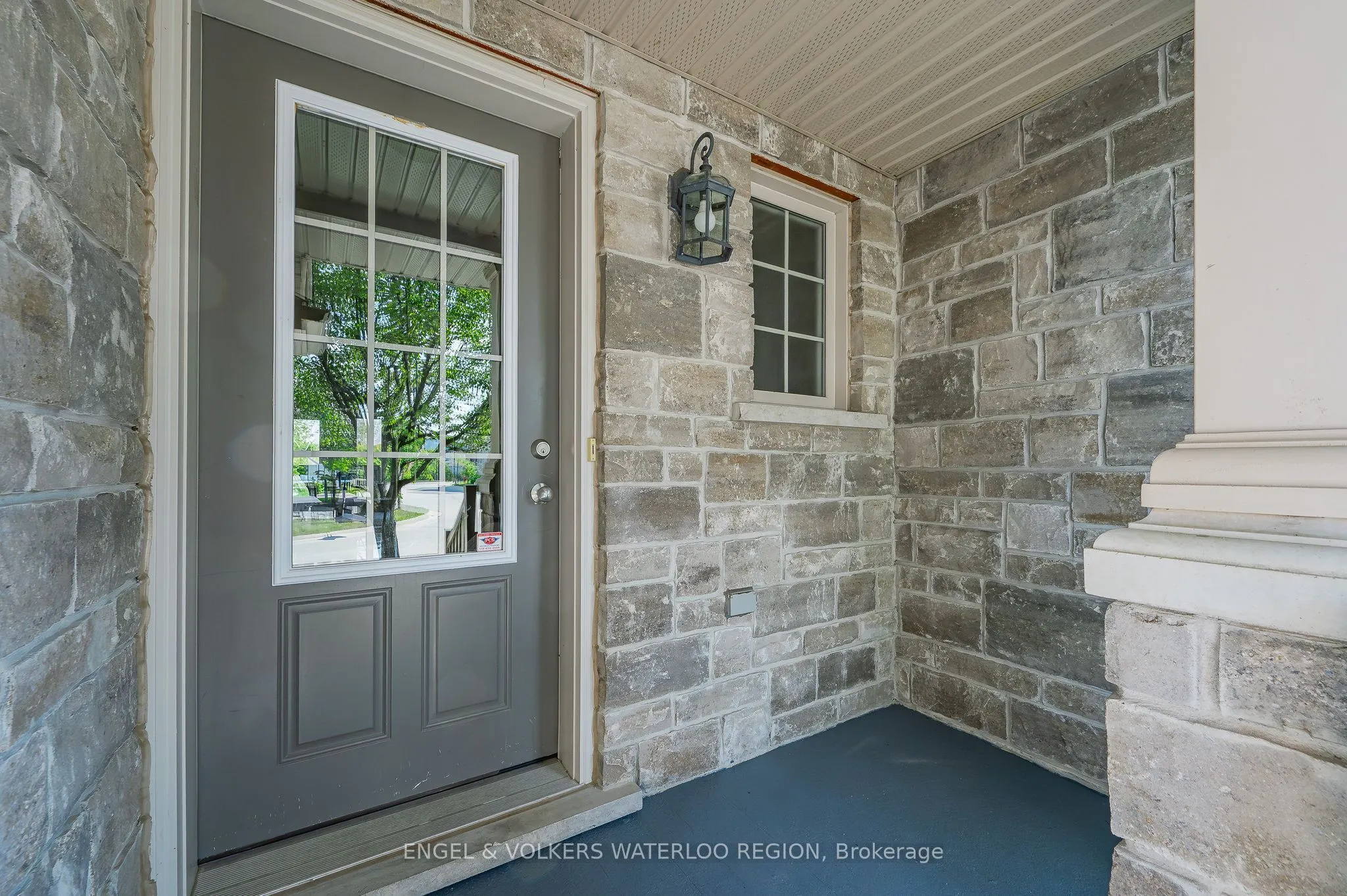 6 Upper Mercer Street, #D16
