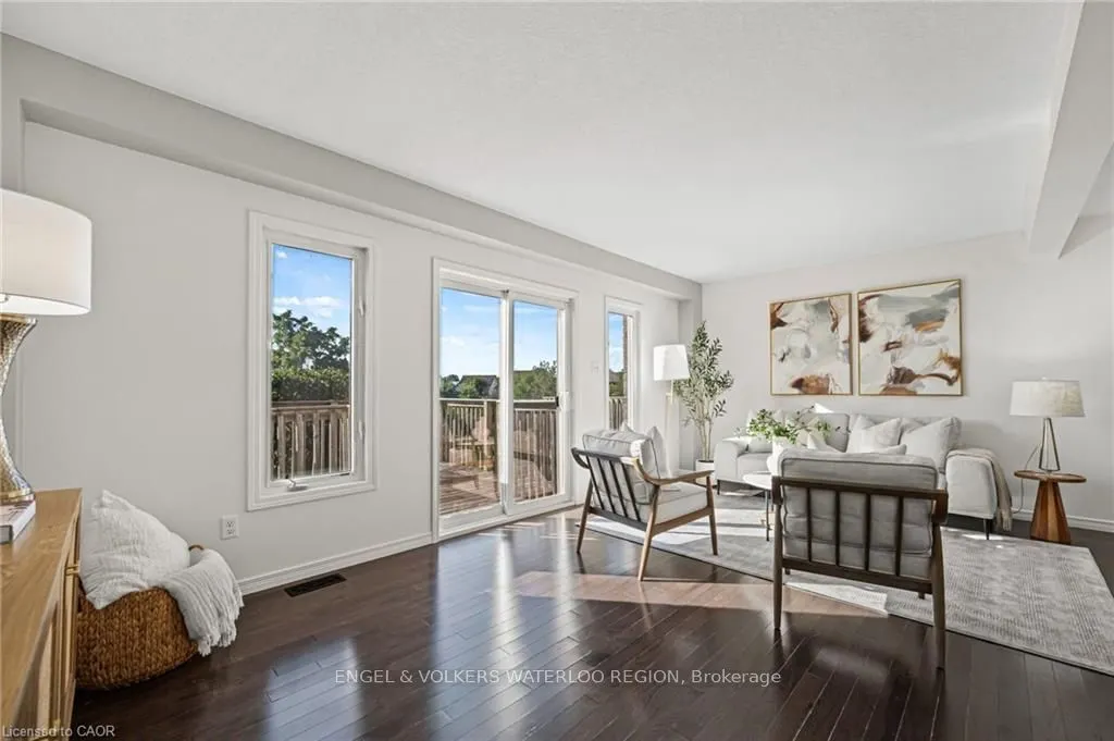 6 Upper Mercer Street, #D16