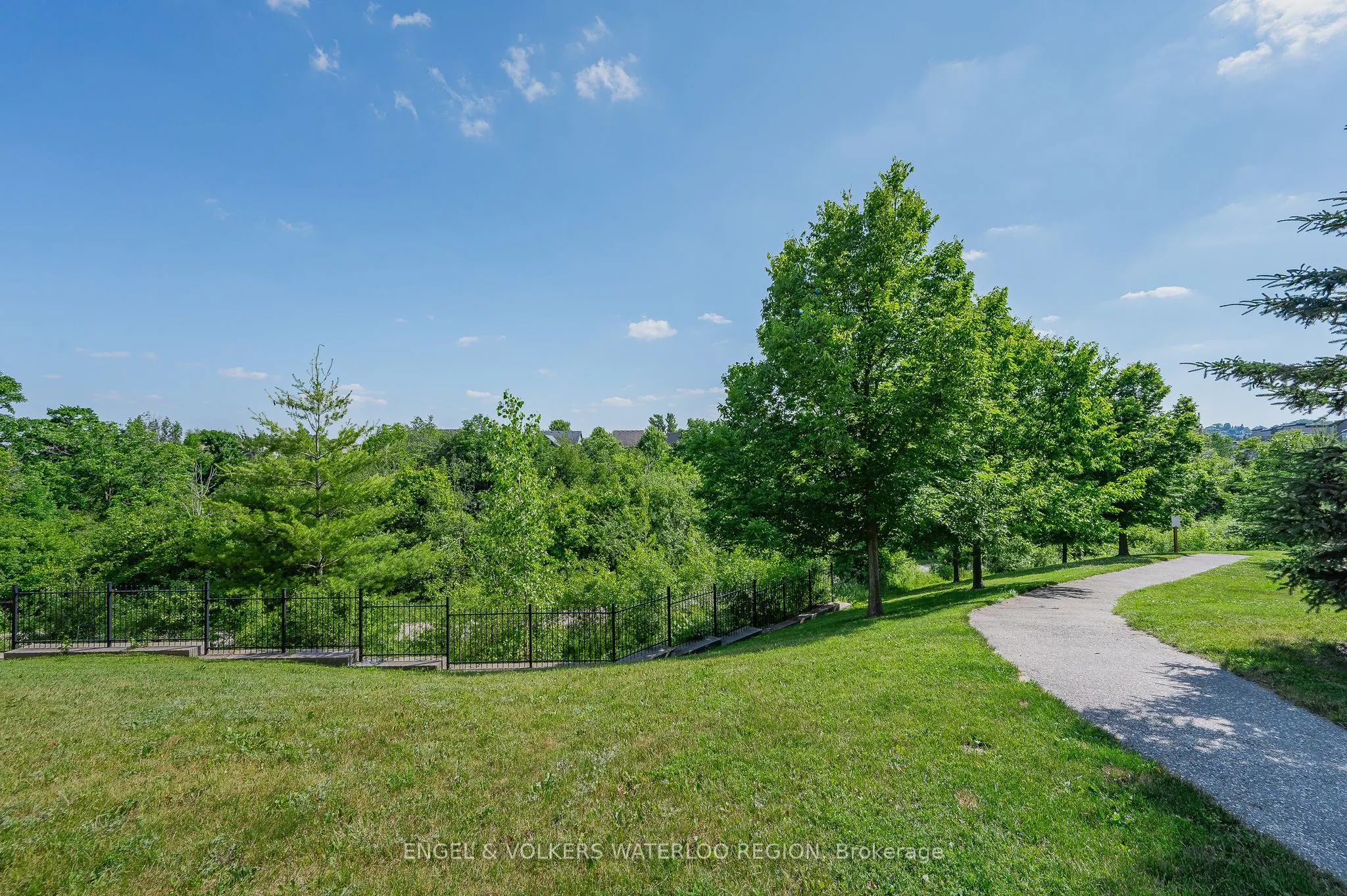 6 Upper Mercer Street, #D16