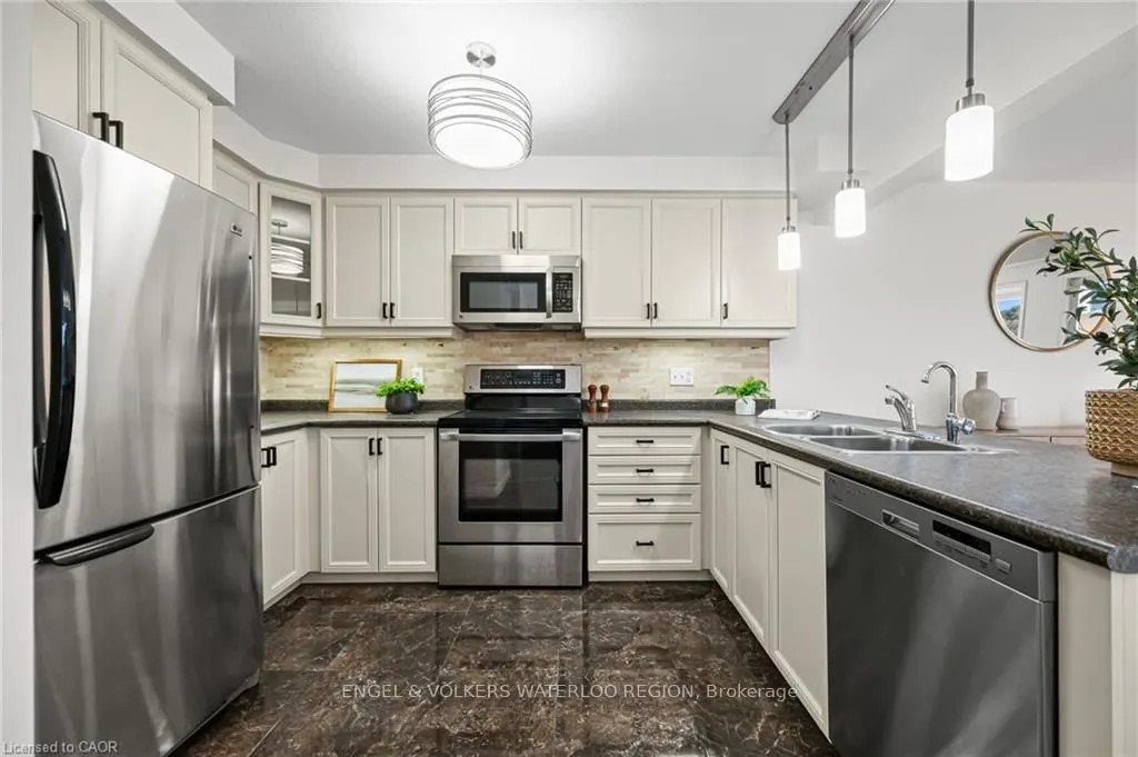 6 Upper Mercer Street, #D16