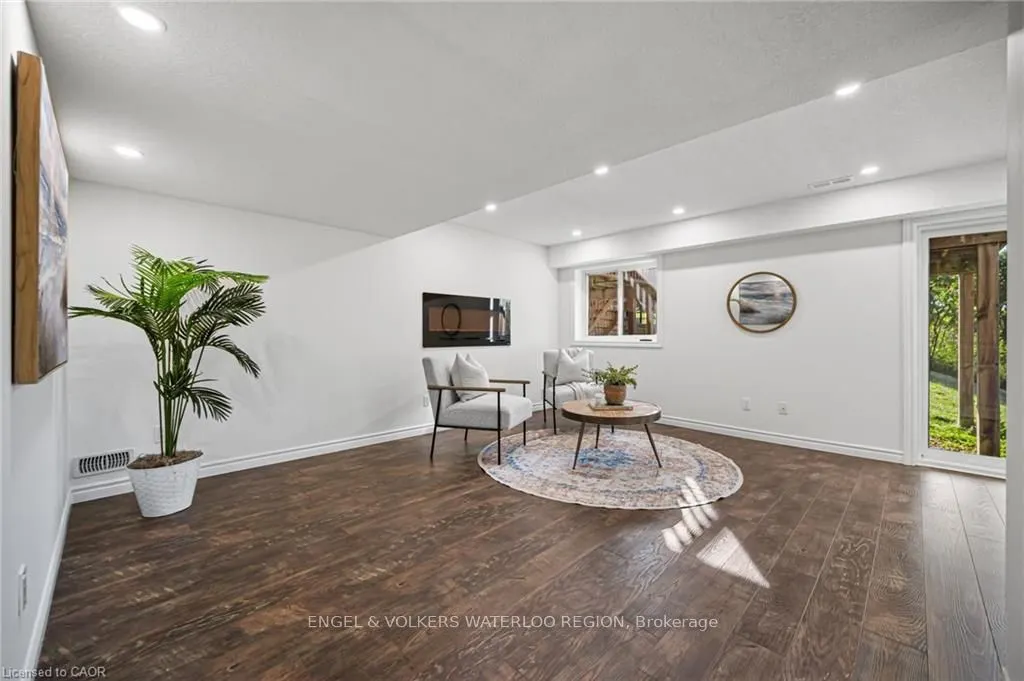 6 Upper Mercer Street, #D16