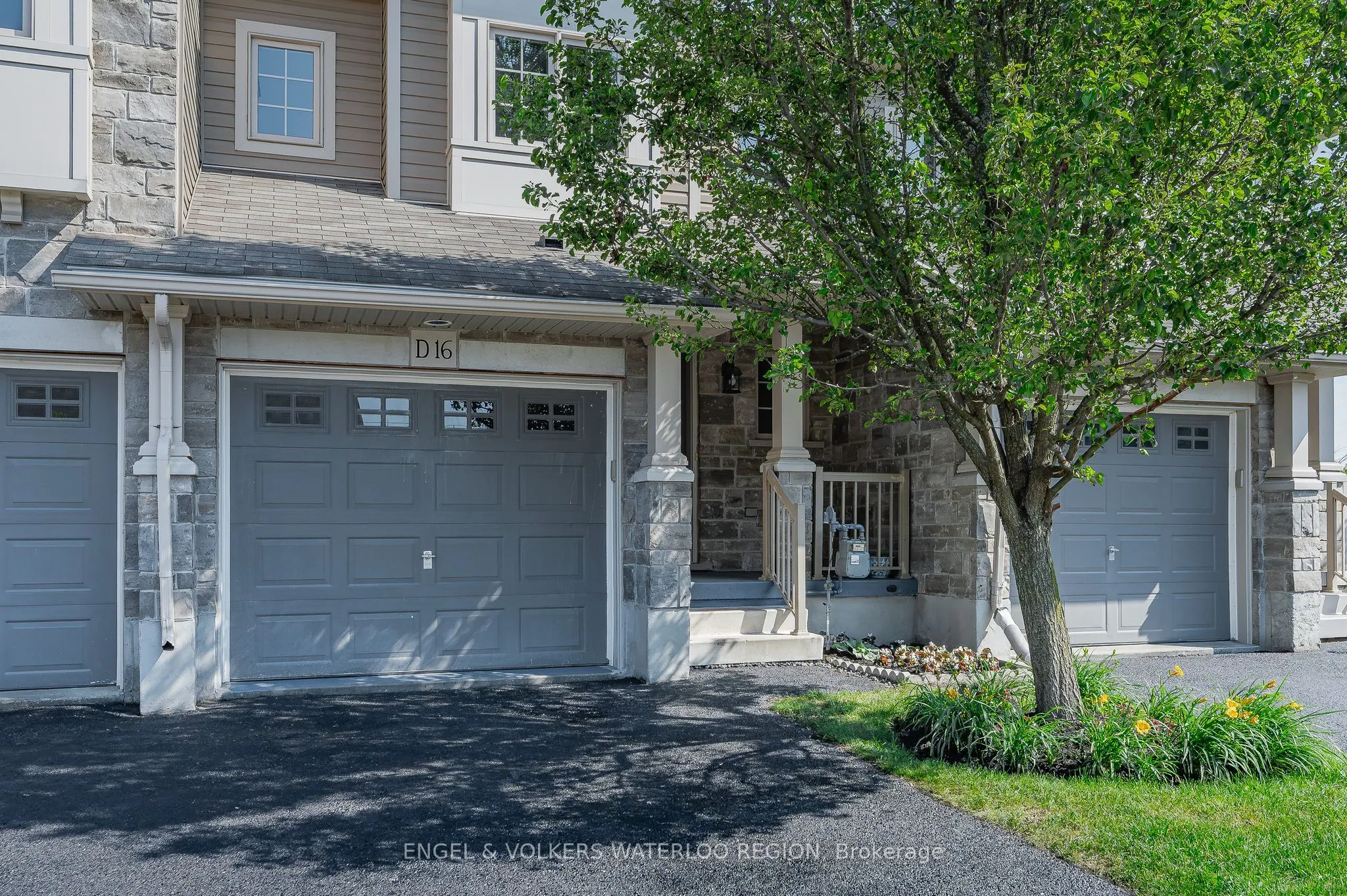 6 Upper Mercer Street, #D16