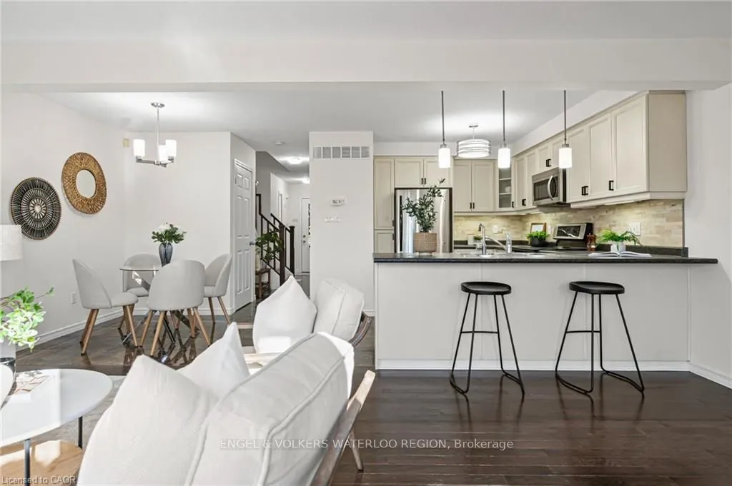 6 Upper Mercer Street, #D16