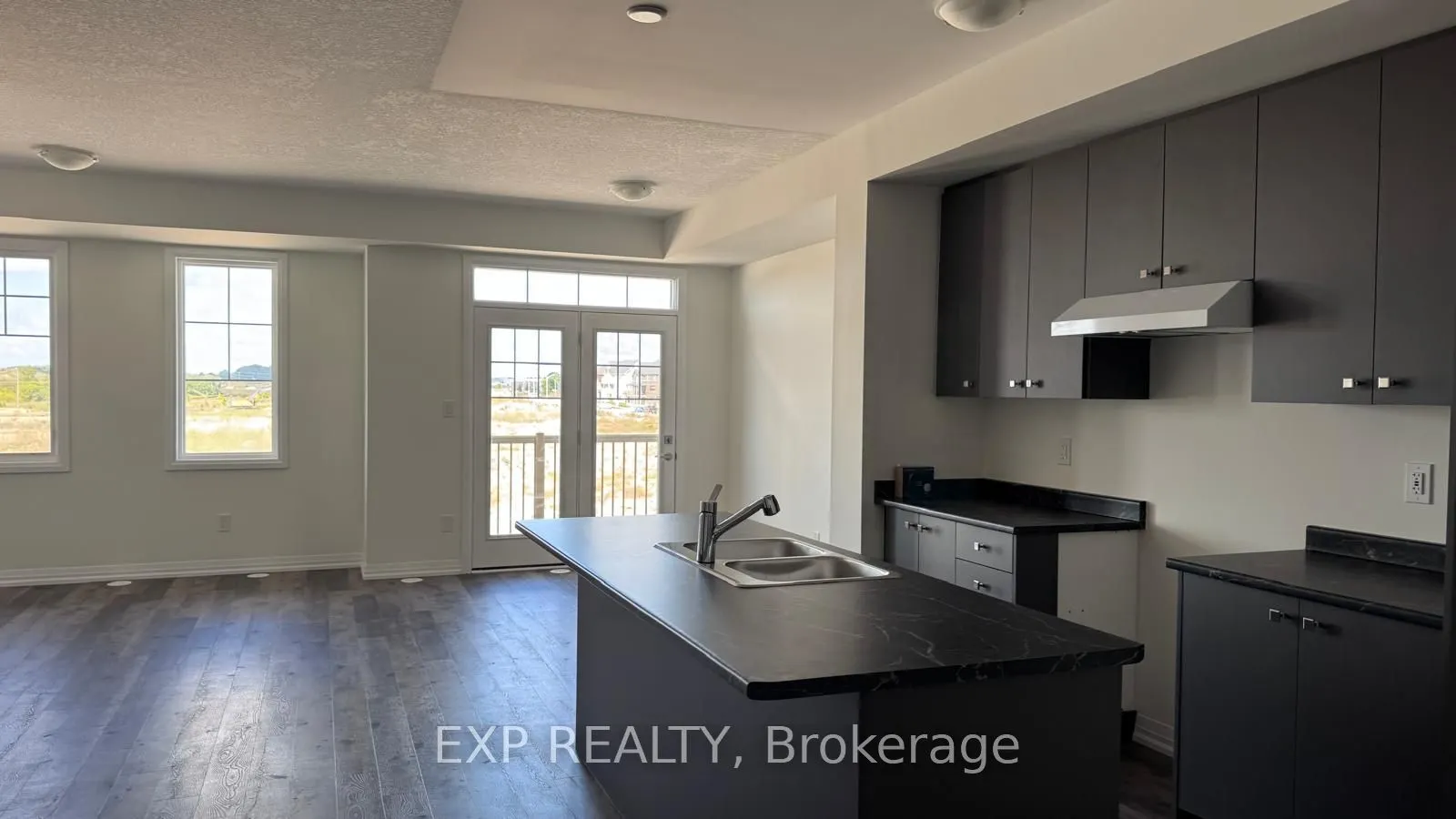 47 Stanley Ave Crescent