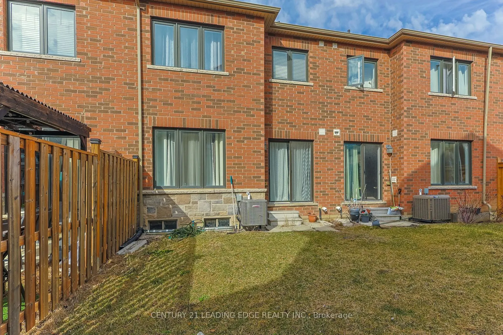153 Thompson Road