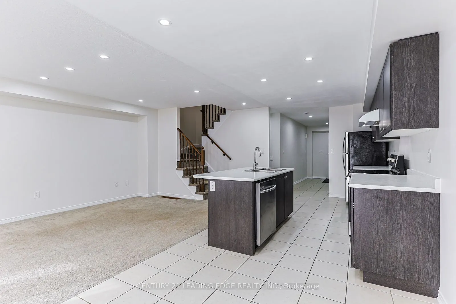 153 Thompson Road