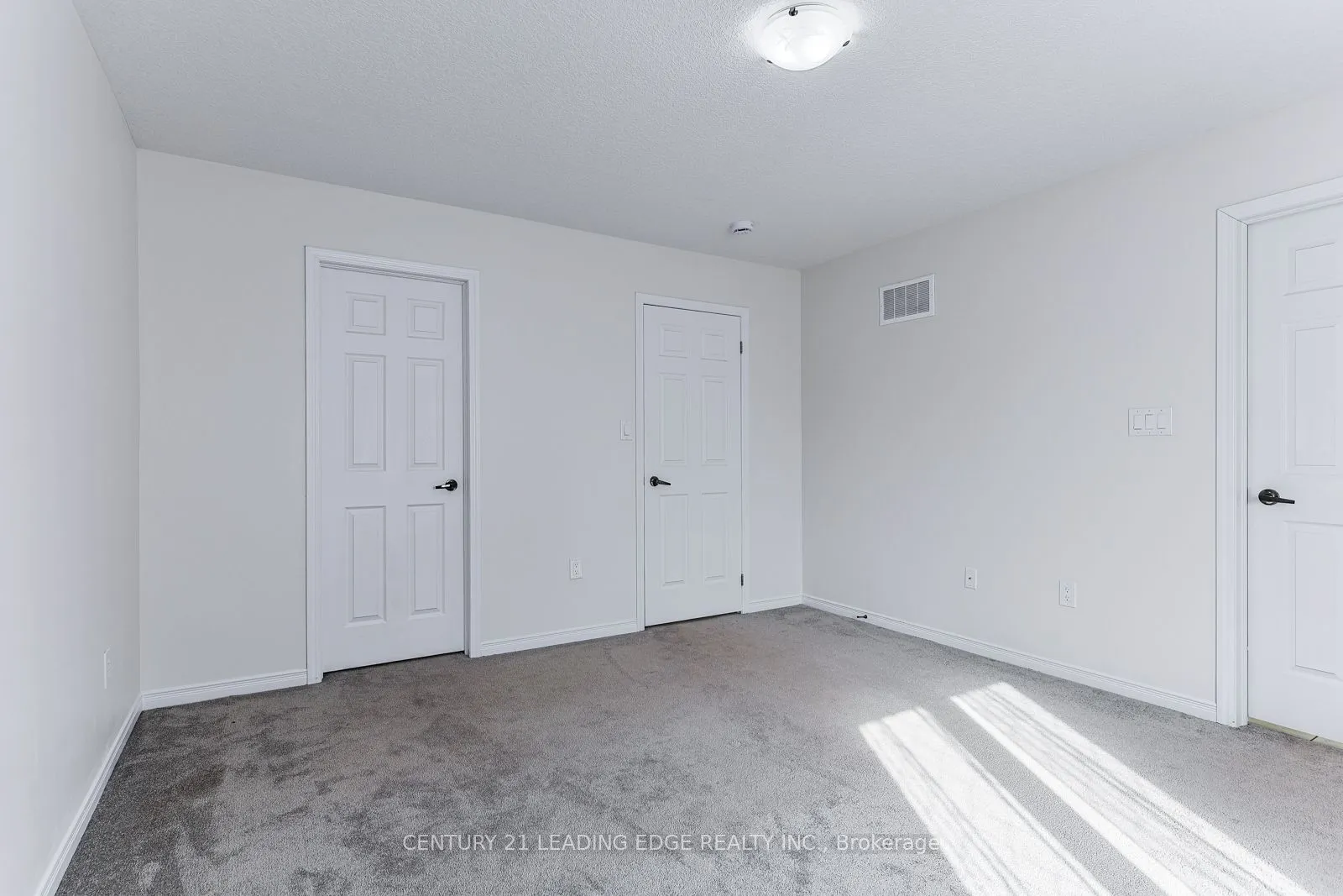 153 Thompson Road
