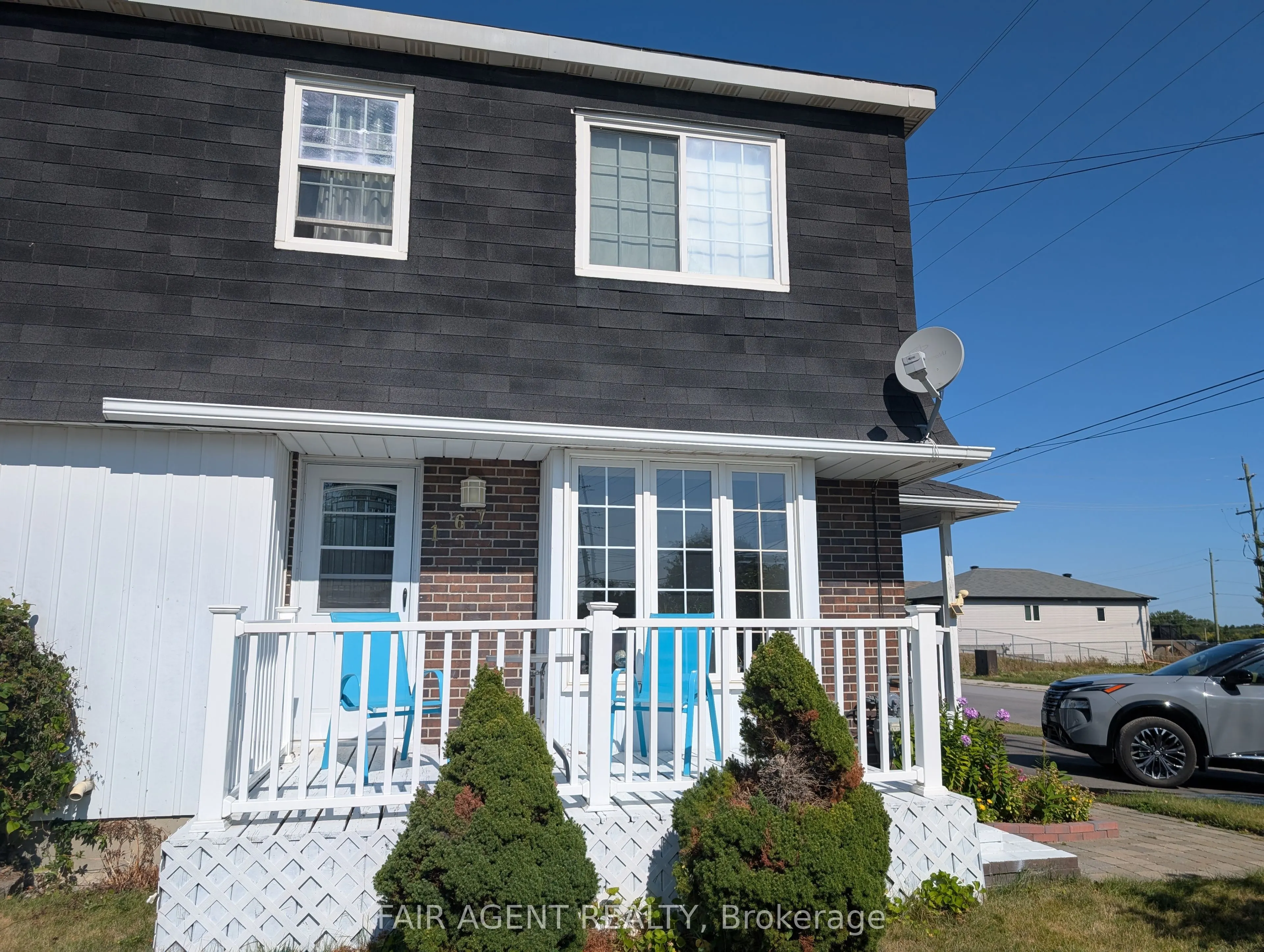 167 EDWARD Street S