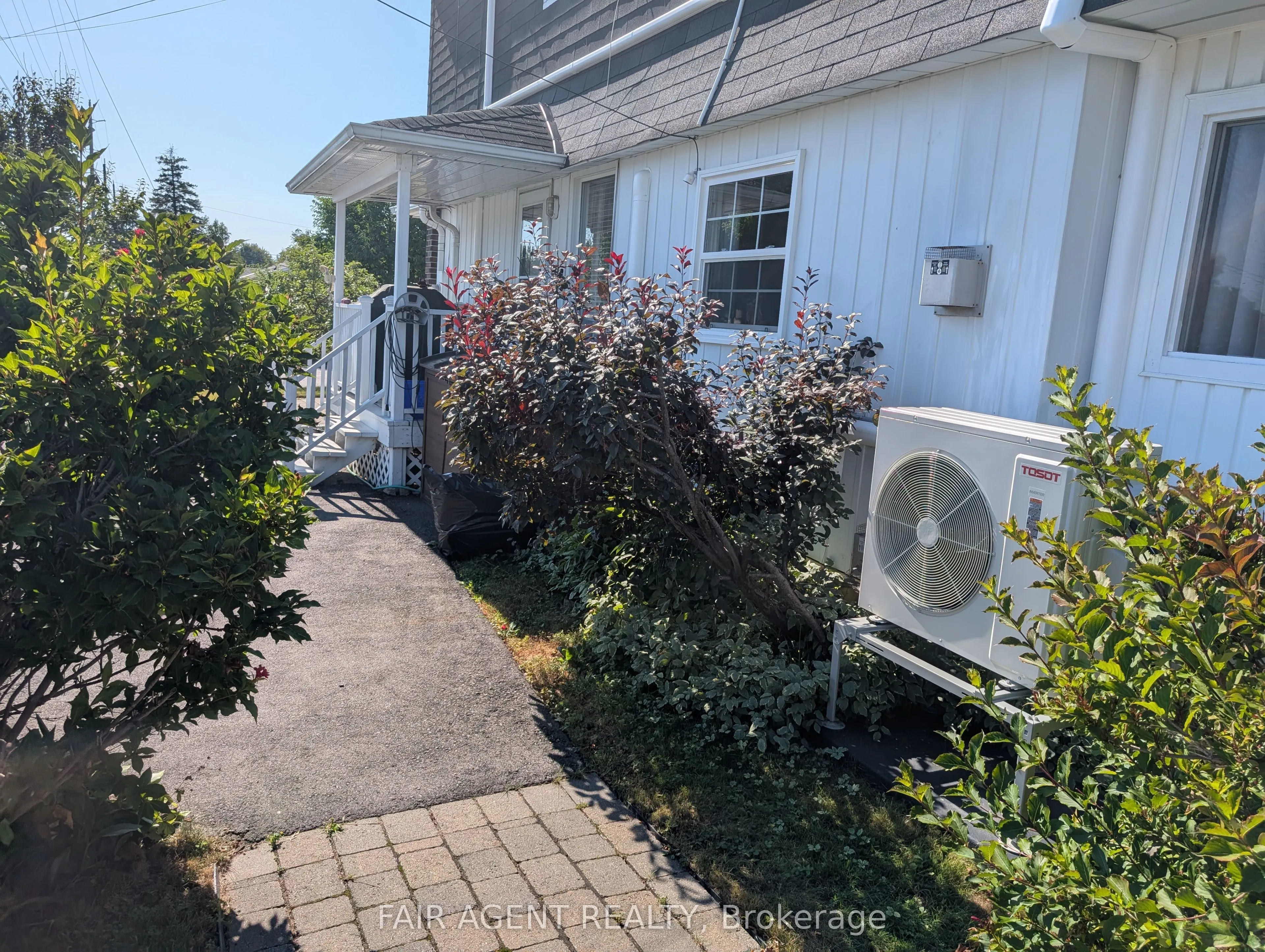 167 EDWARD Street S
