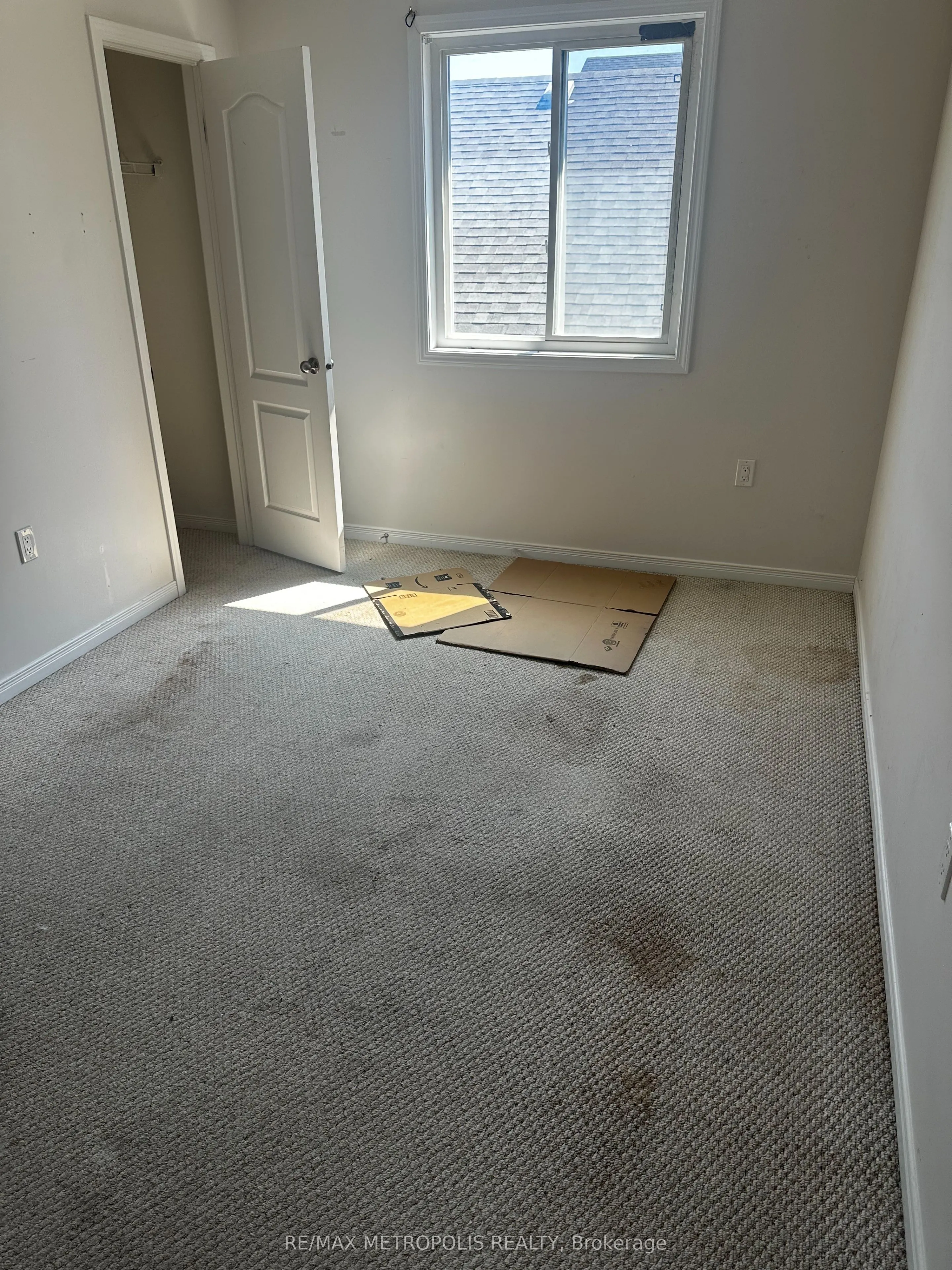 73 Summer Lane, #Upper Room1