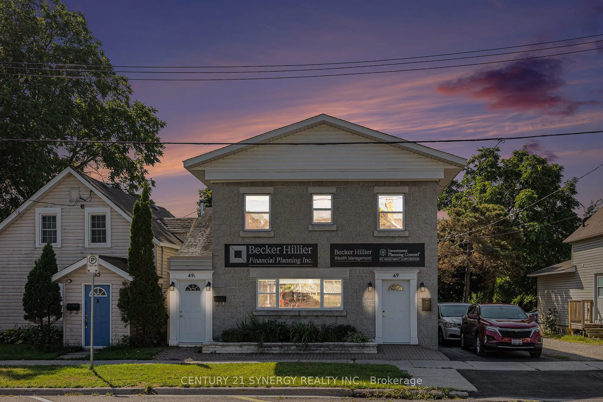 49 Main Street E