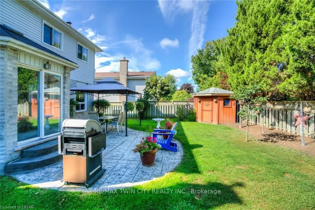 42 Redwood Lane