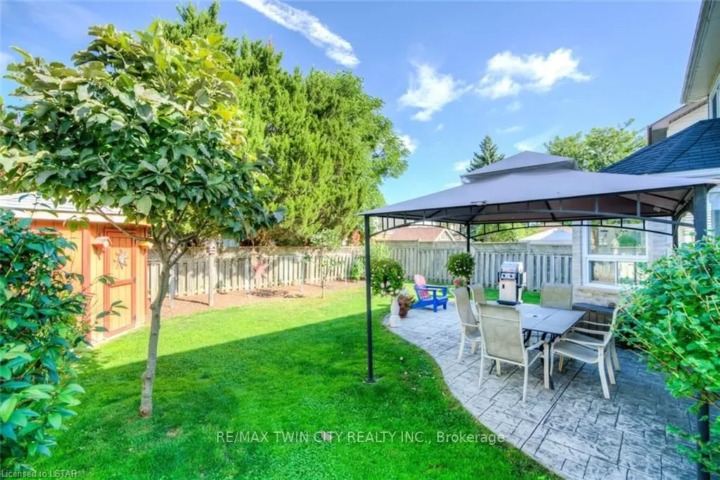 42 Redwood Lane
