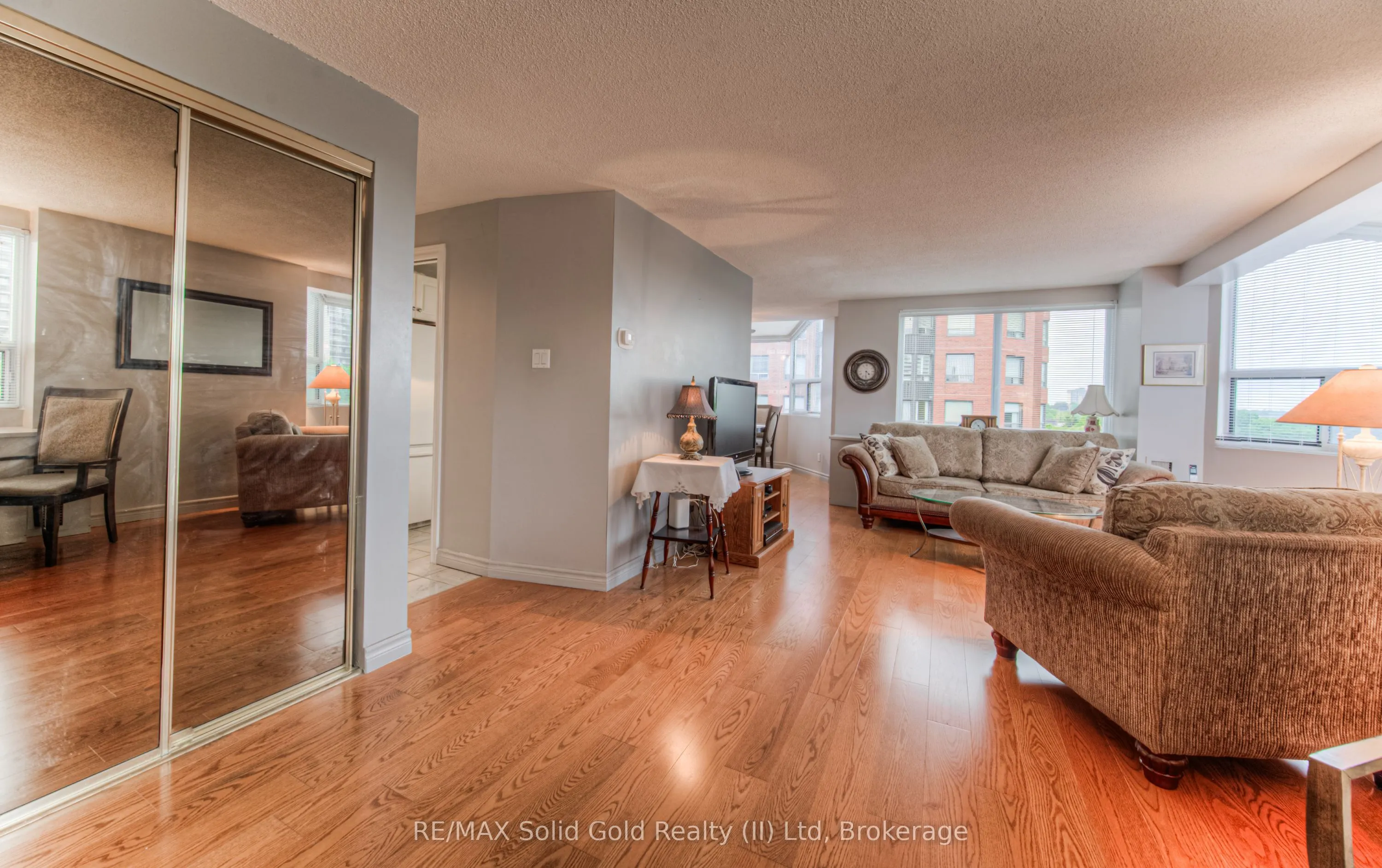 20 Ellen Street E, #611