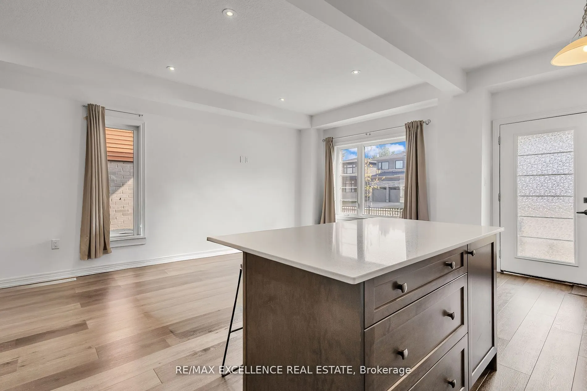 120 Court Drive, #84