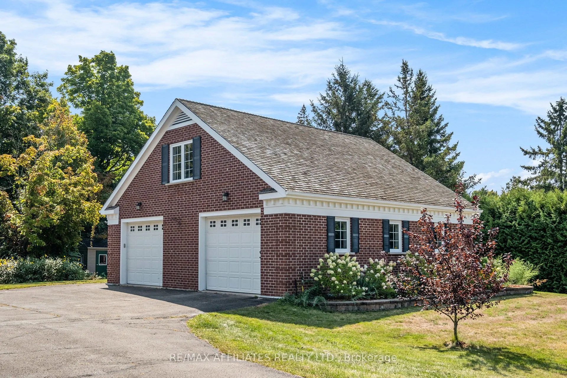 21 Cedar Lane