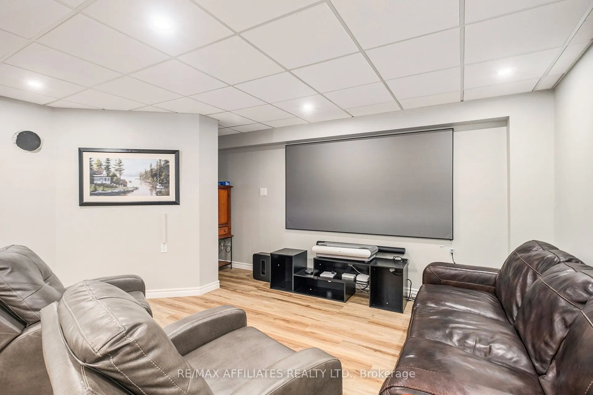 21 Cedar Lane