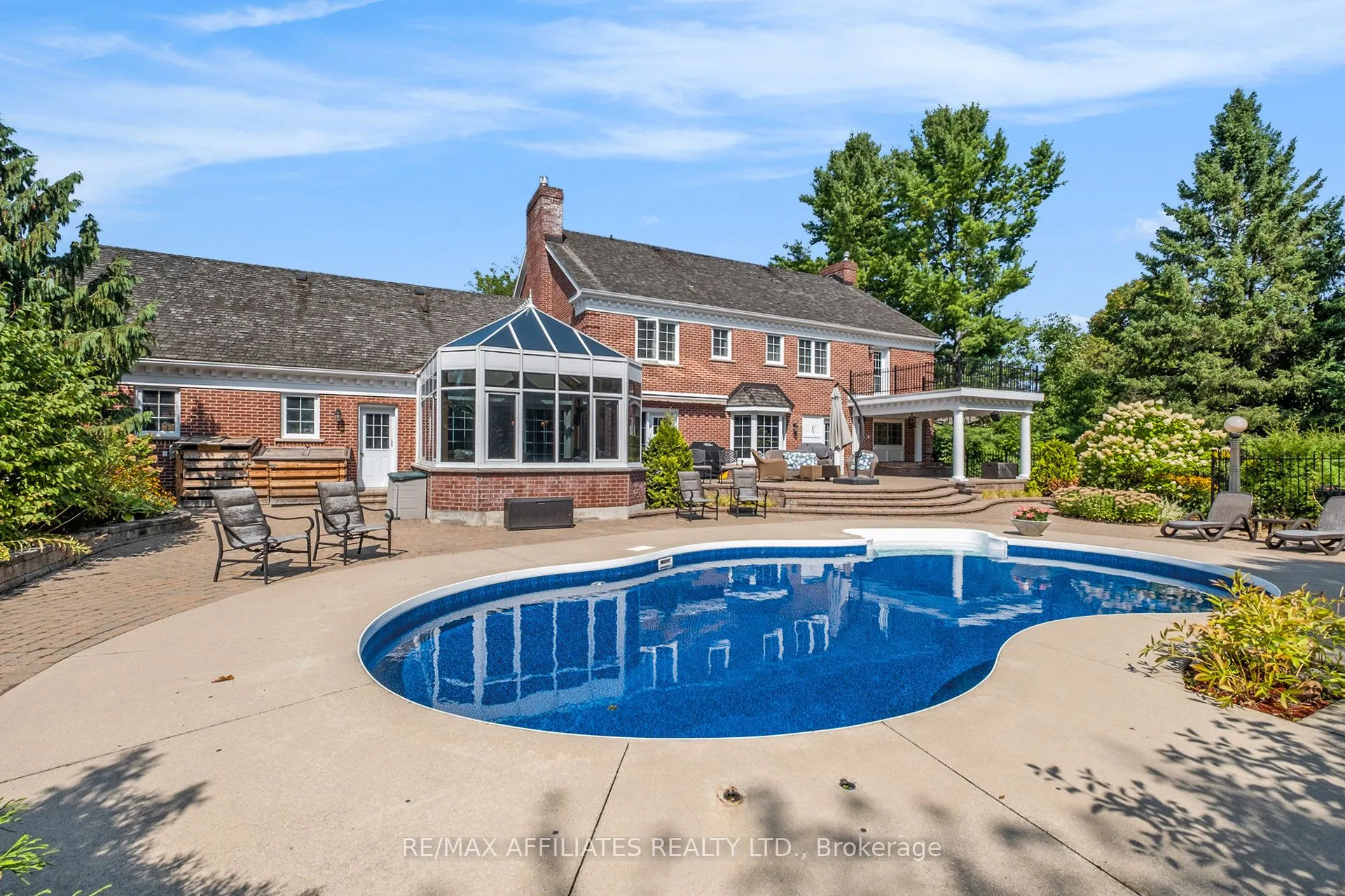 21 Cedar Lane