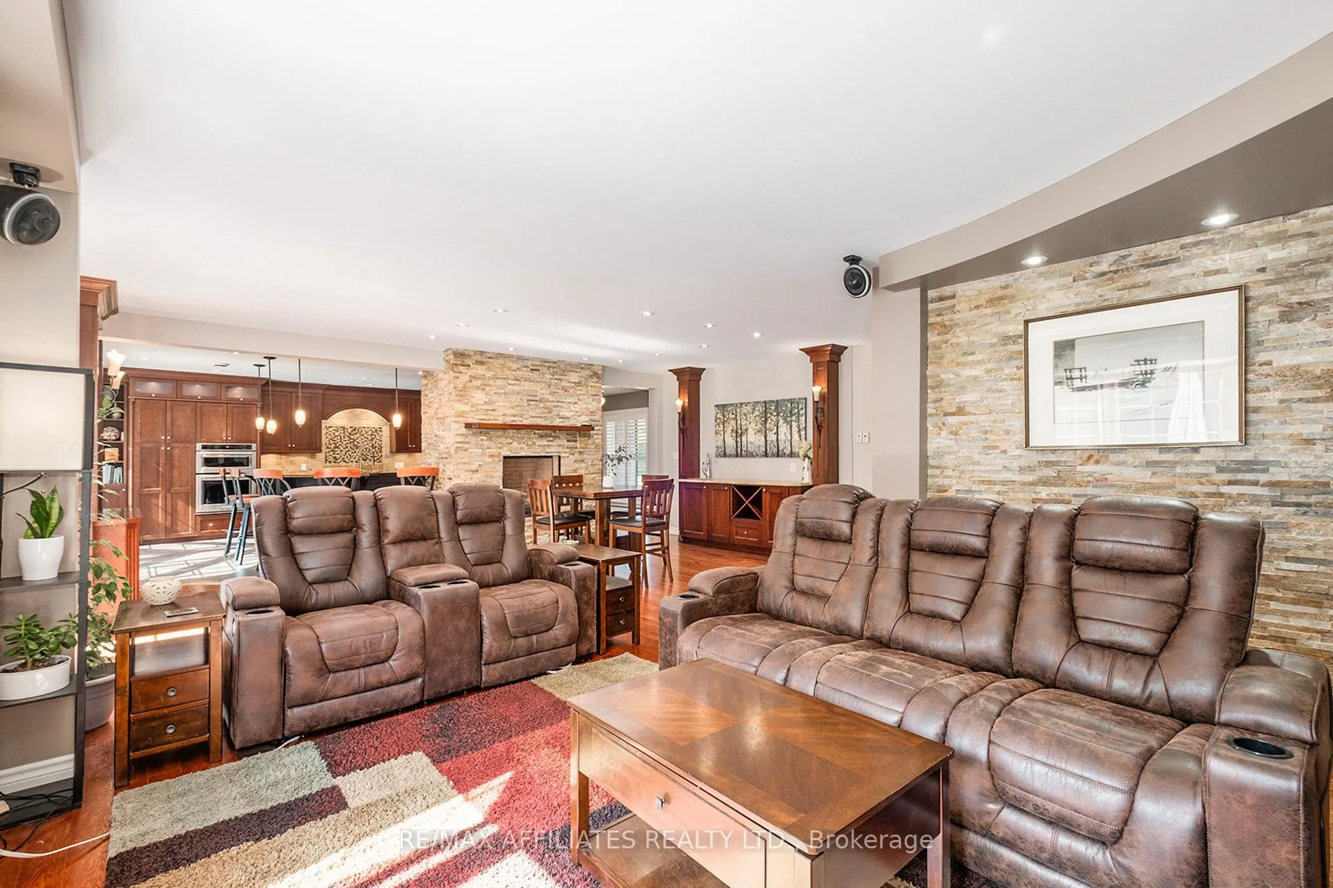 21 Cedar Lane