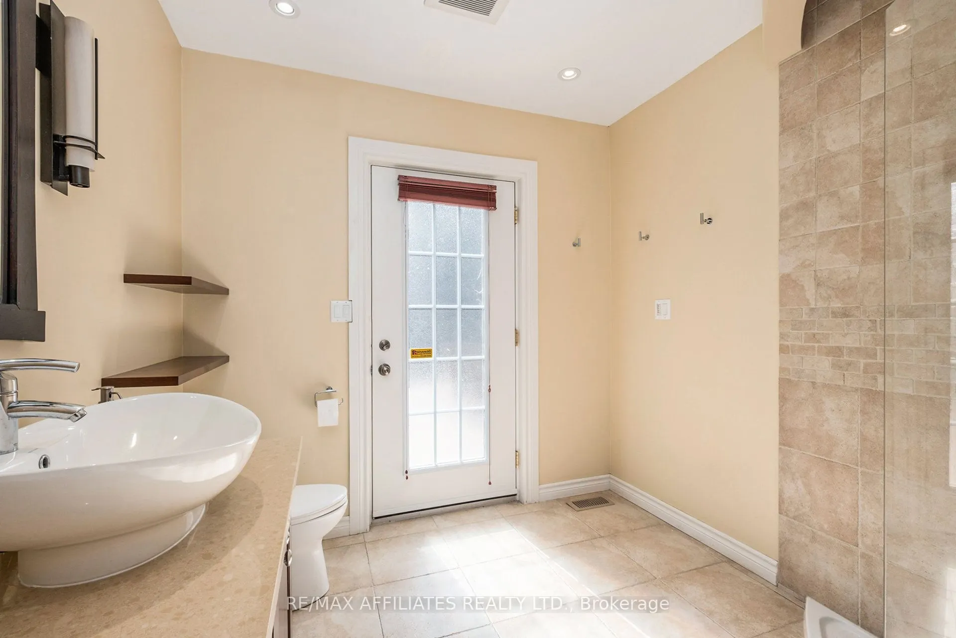 21 Cedar Lane