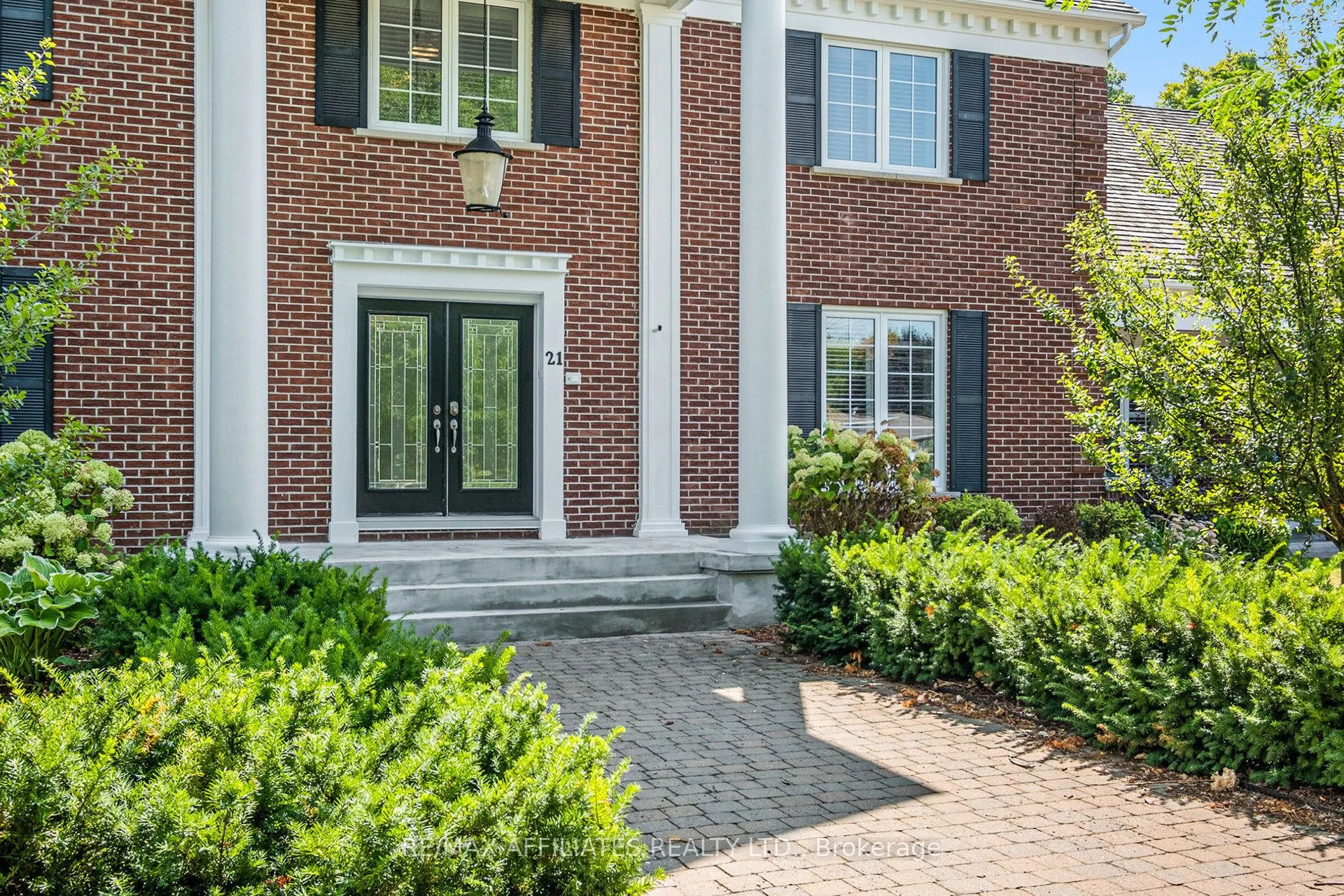 21 Cedar Lane