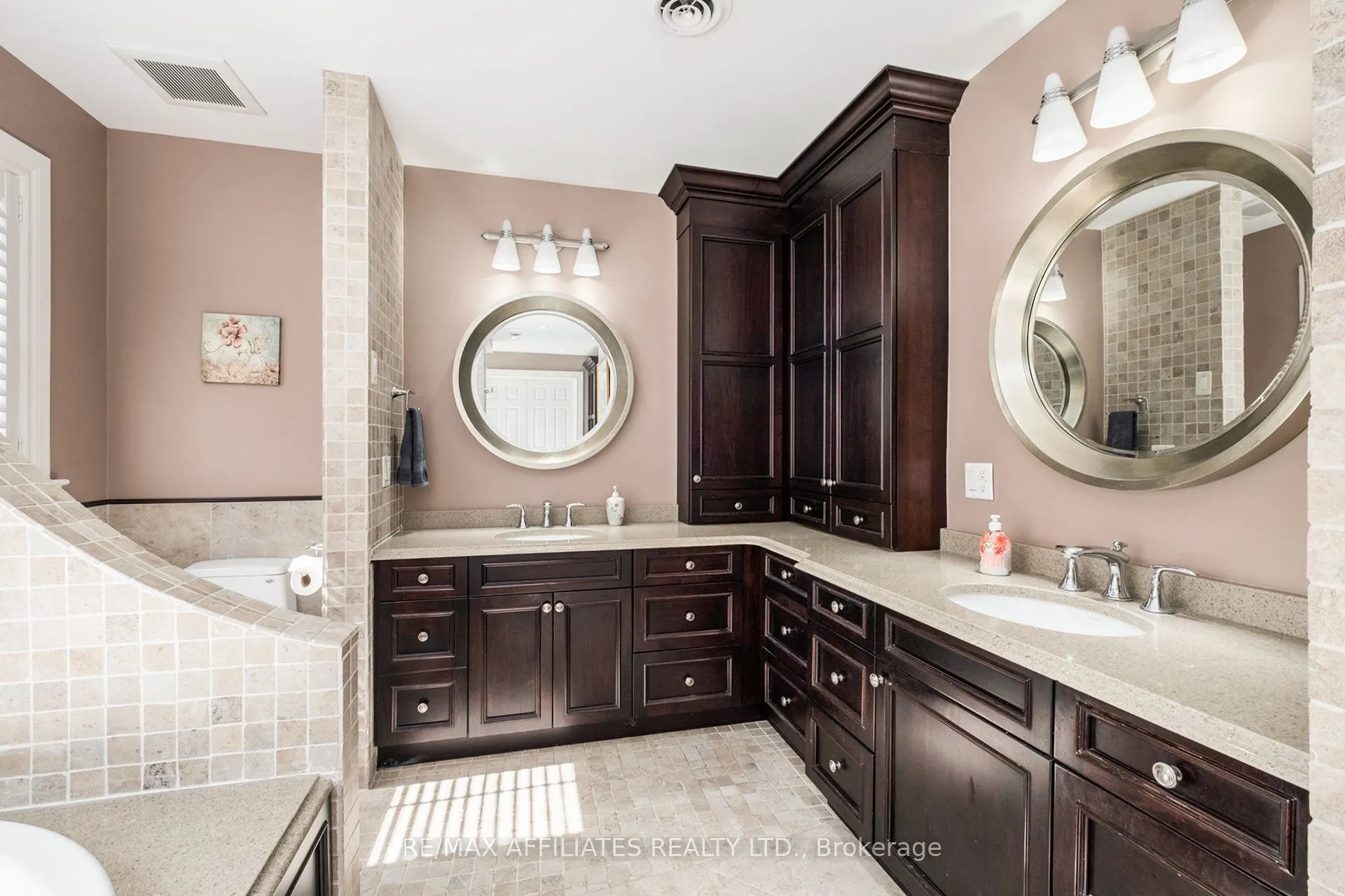 21 Cedar Lane