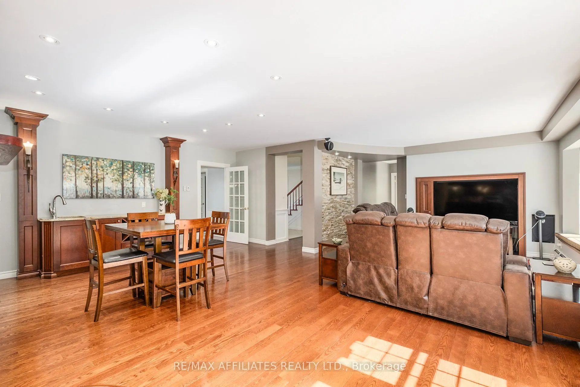 21 Cedar Lane