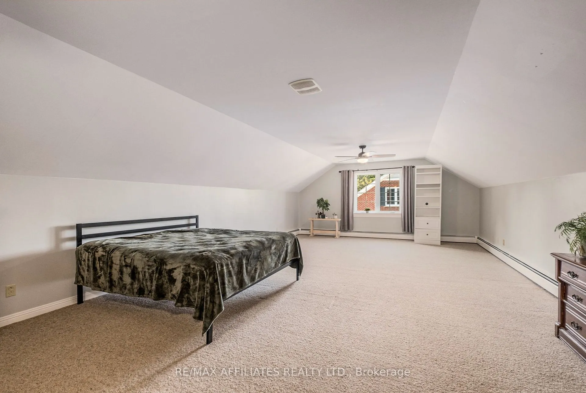 21 Cedar Lane