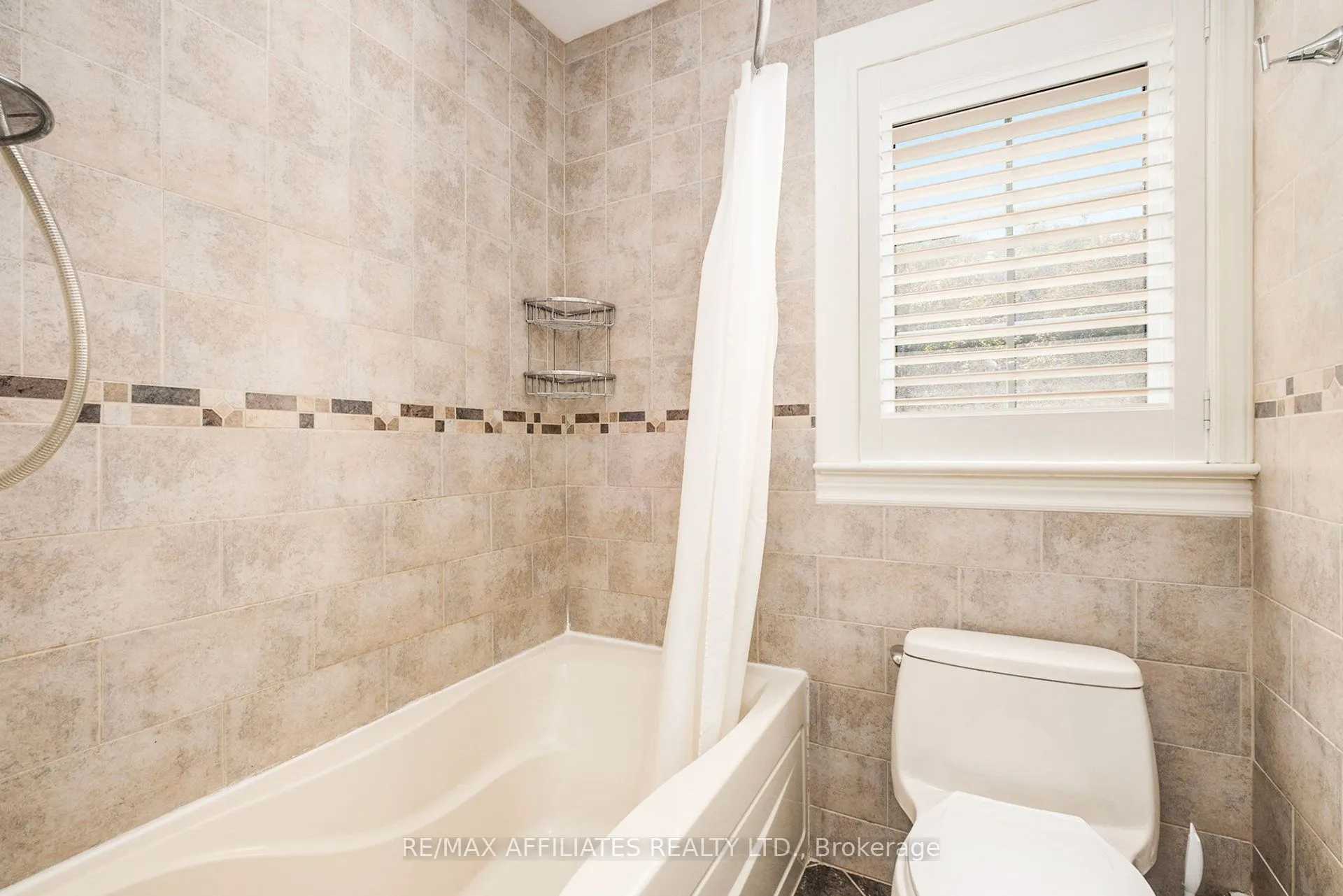 21 Cedar Lane