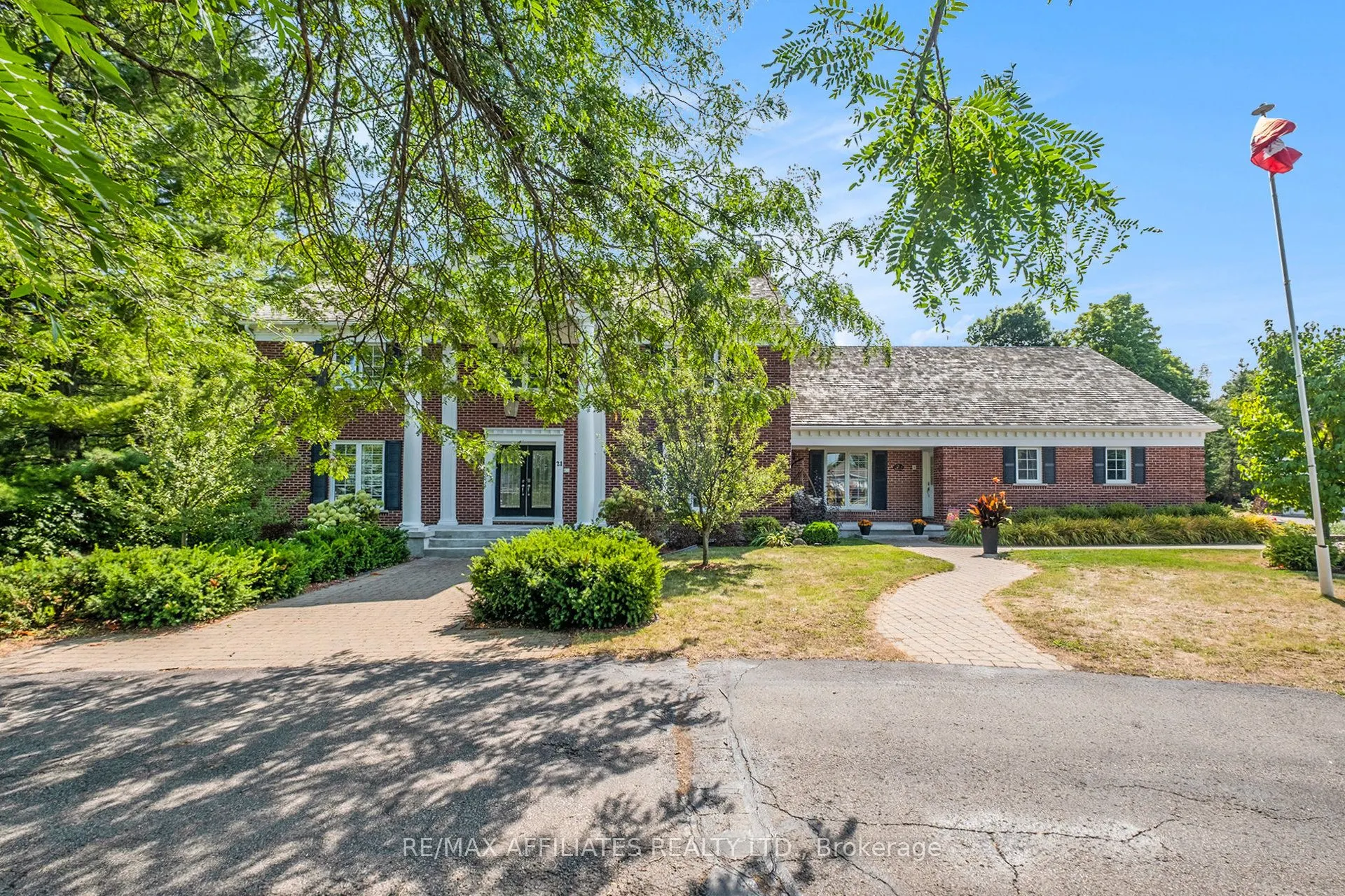 21 Cedar Lane