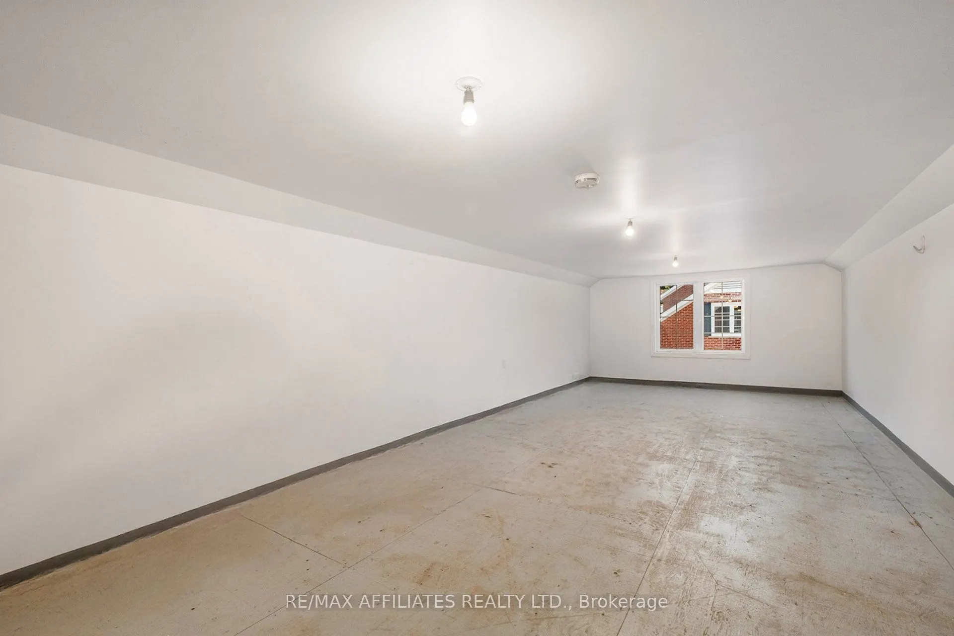 21 Cedar Lane
