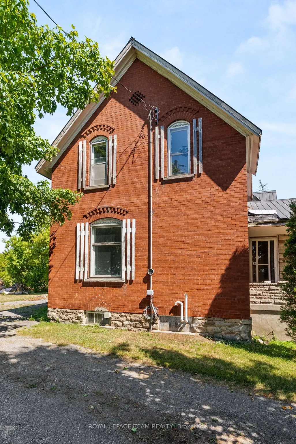 2307 Carsonby Road W