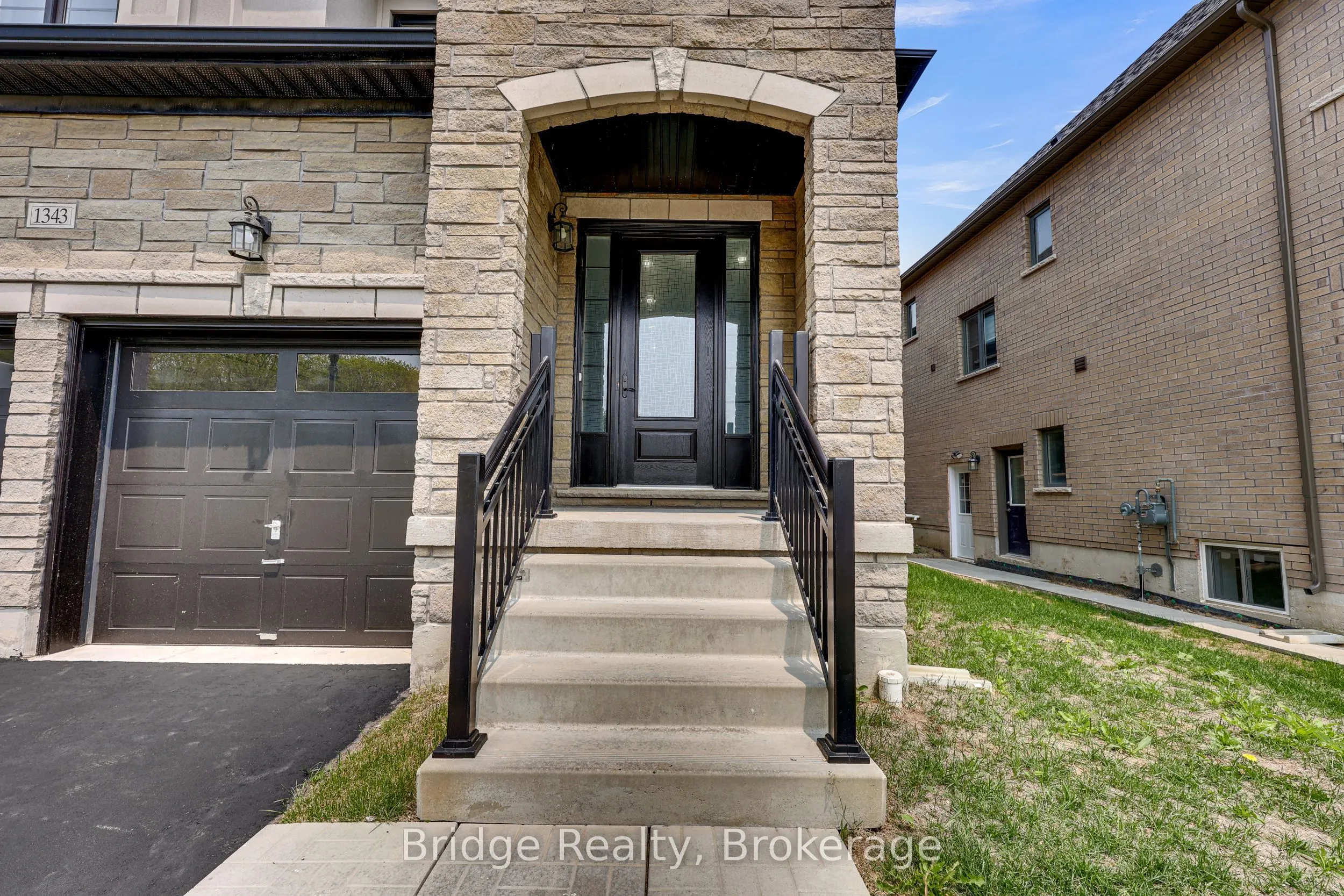 1343 Upper Thames Drive