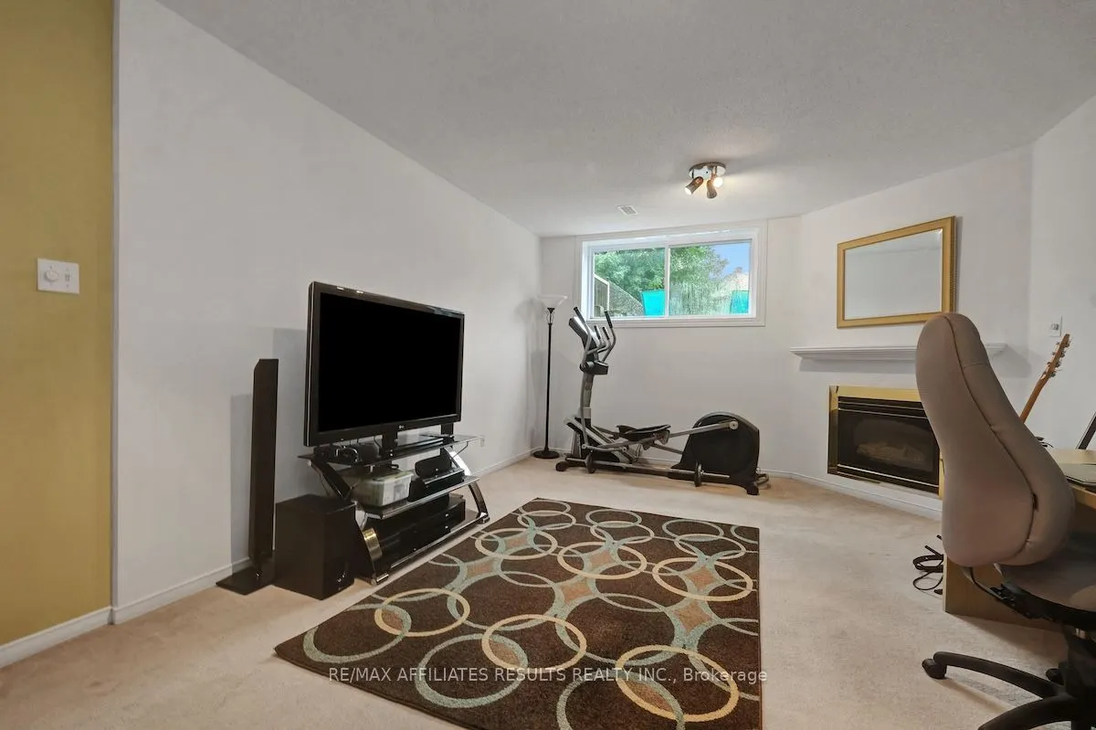 97 Flowertree Crescent