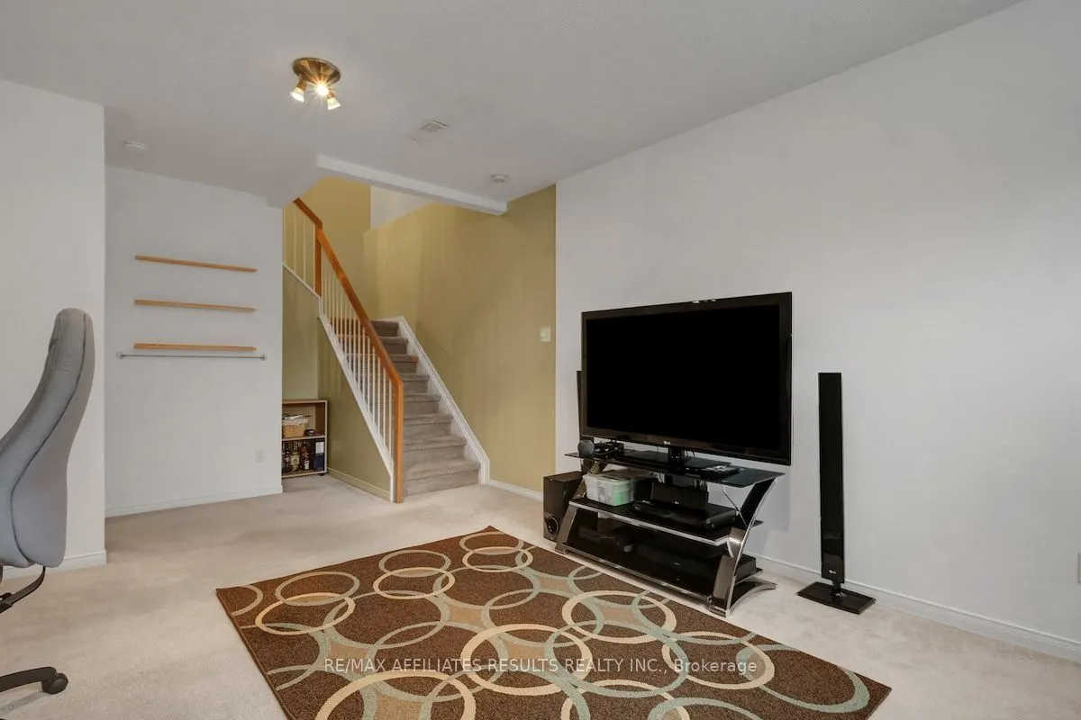 97 Flowertree Crescent
