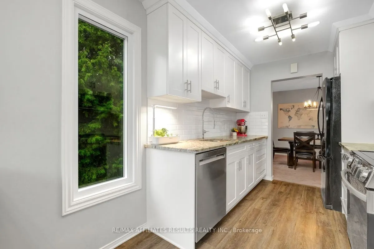 97 Flowertree Crescent