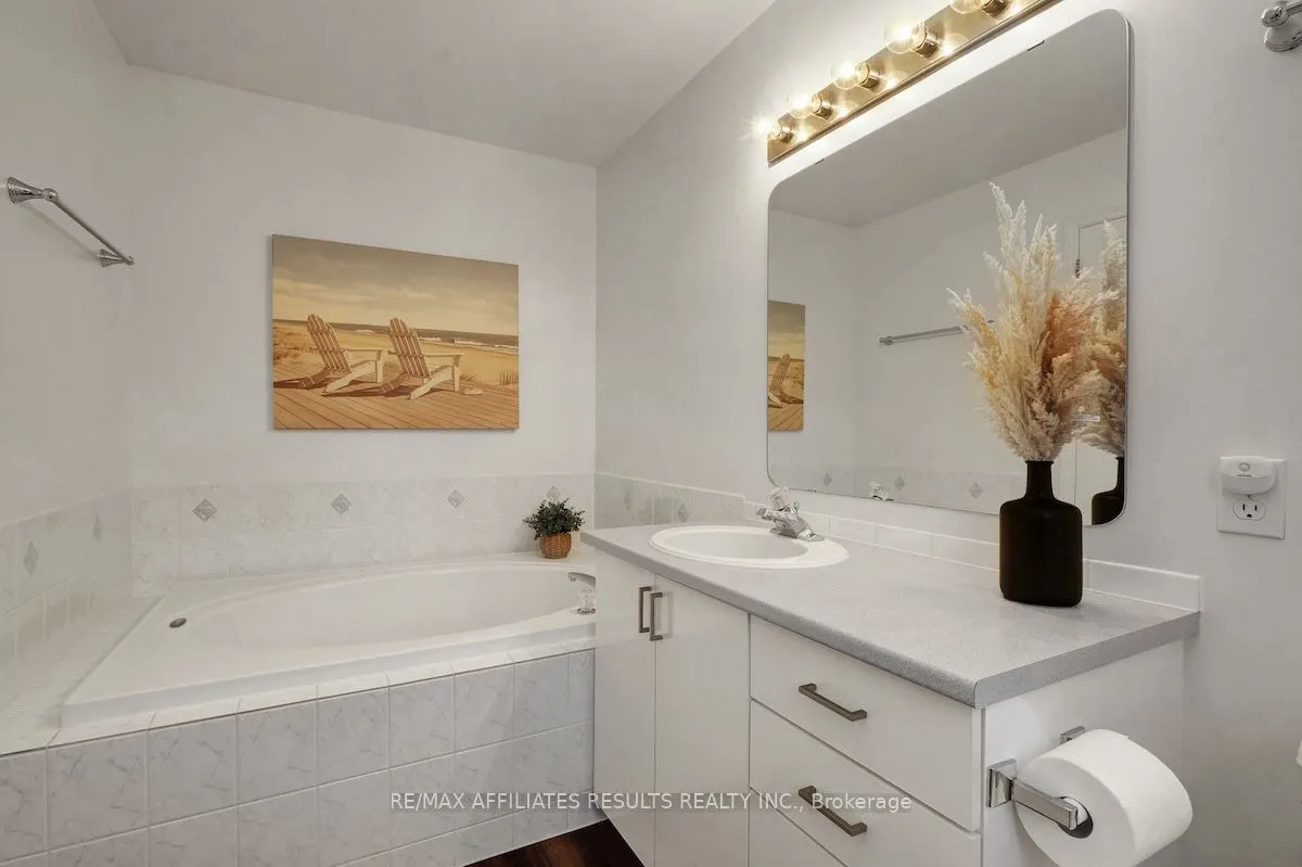 97 Flowertree Crescent
