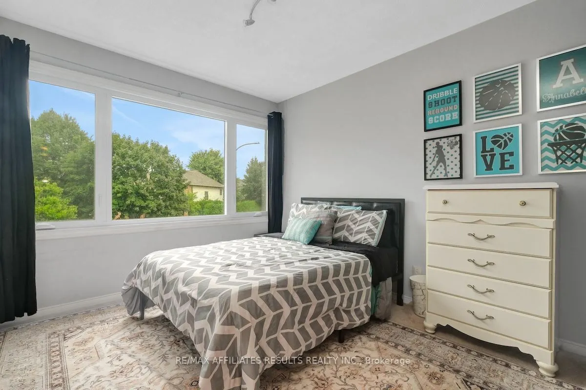 97 Flowertree Crescent