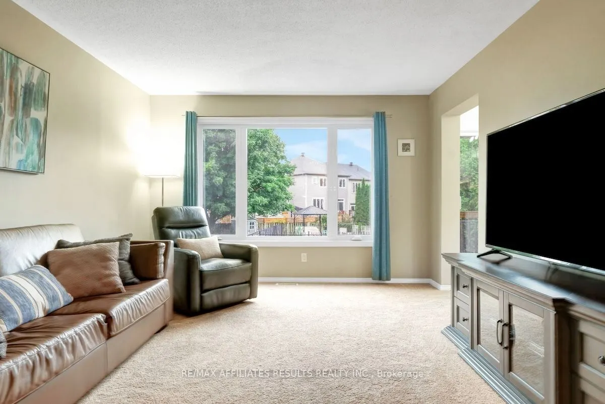 97 Flowertree Crescent