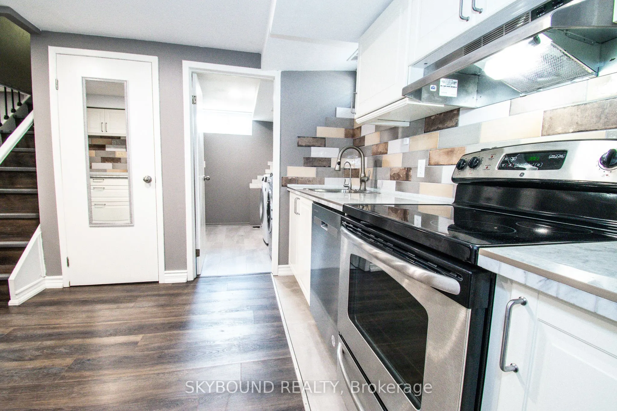 10 Chorley Avenue, #Lower unit