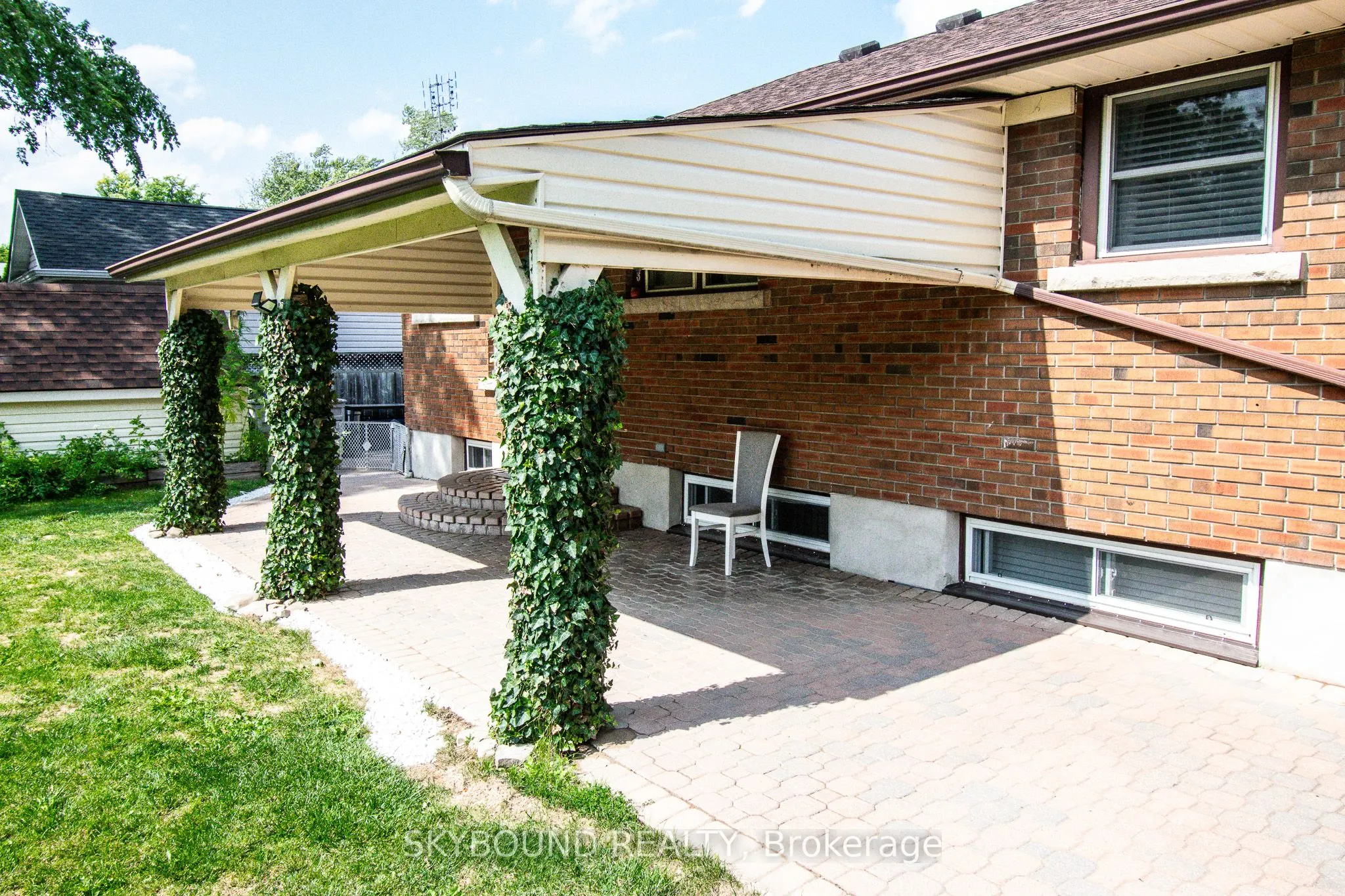 10 Chorley Avenue, #Lower unit