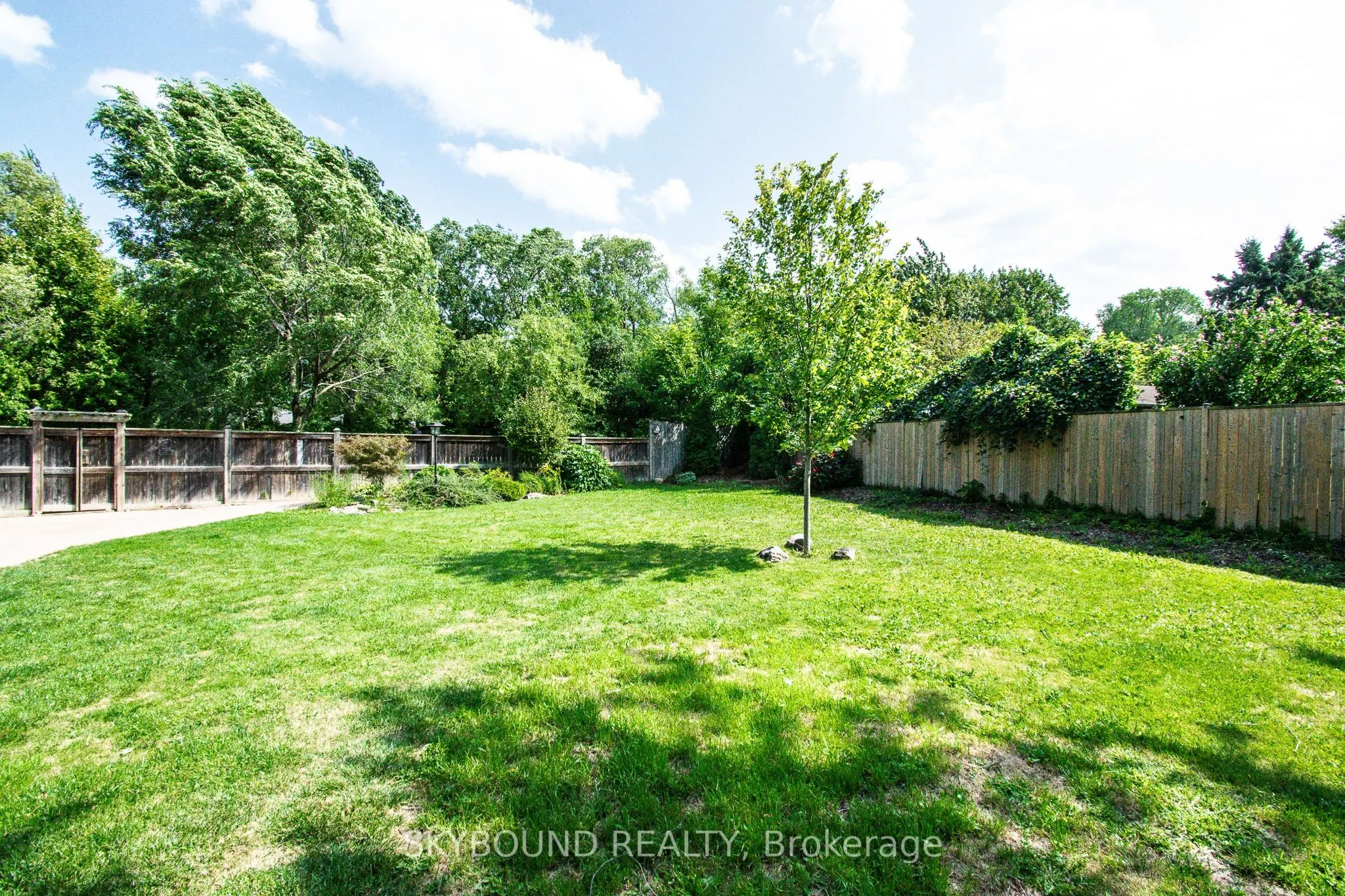 10 Chorley Avenue, #Lower unit