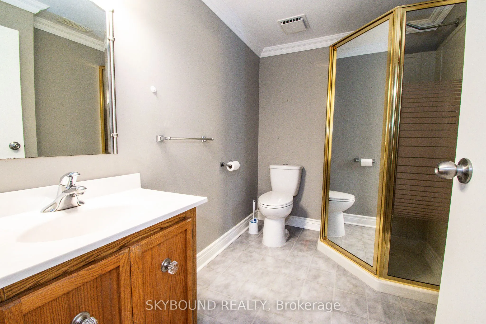 10 Chorley Avenue, #Lower unit