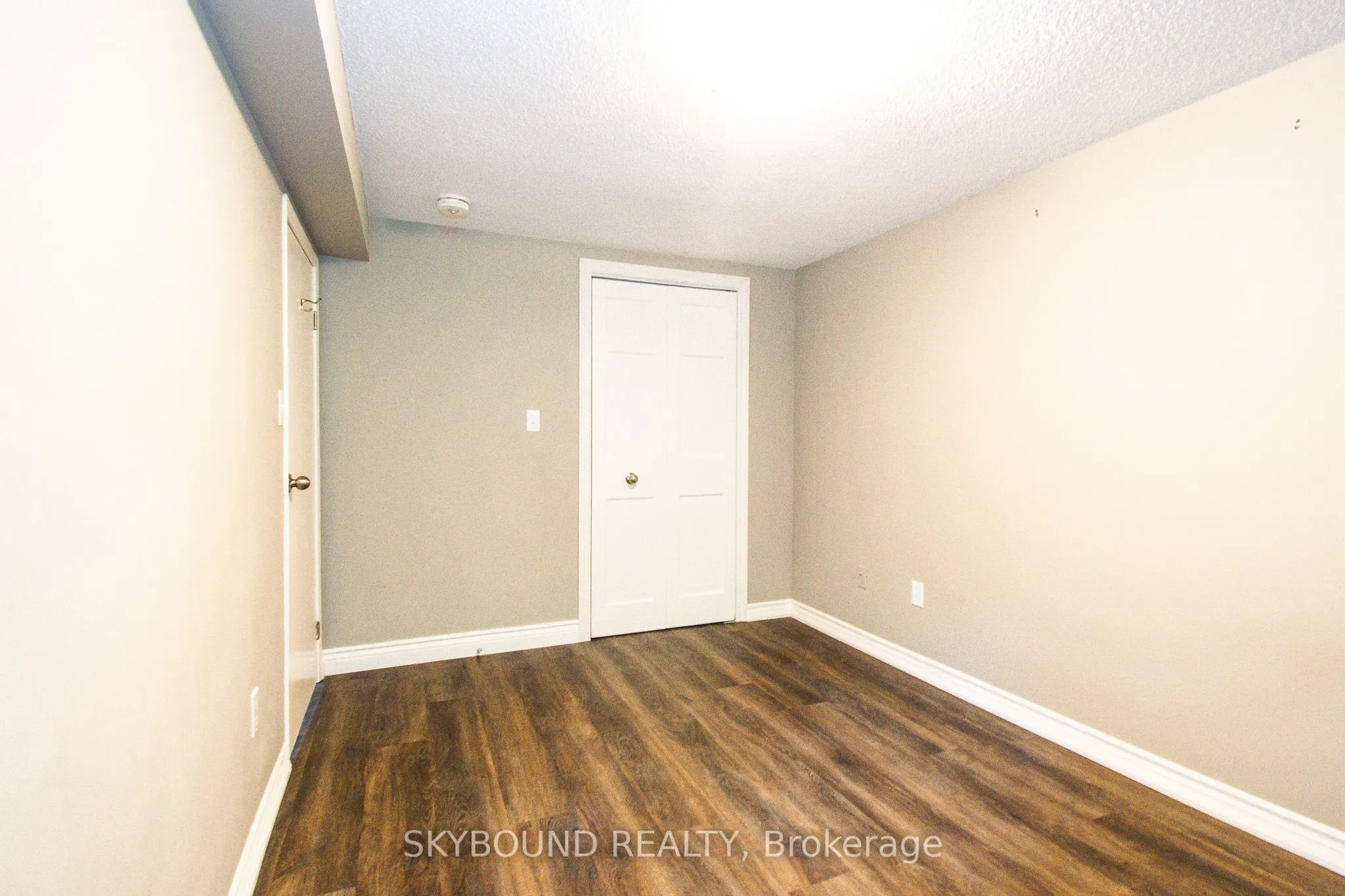10 Chorley Avenue, #Lower unit