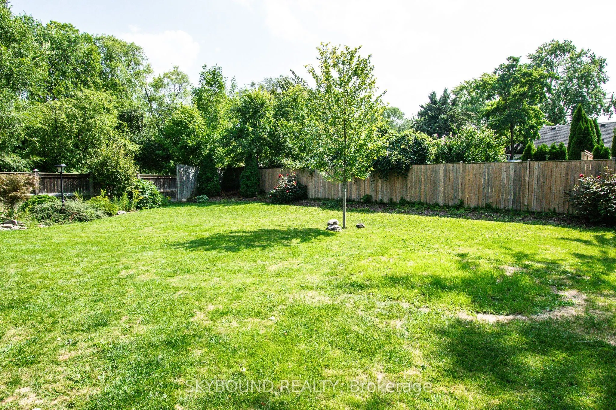 10 Chorley Avenue, #Lower unit