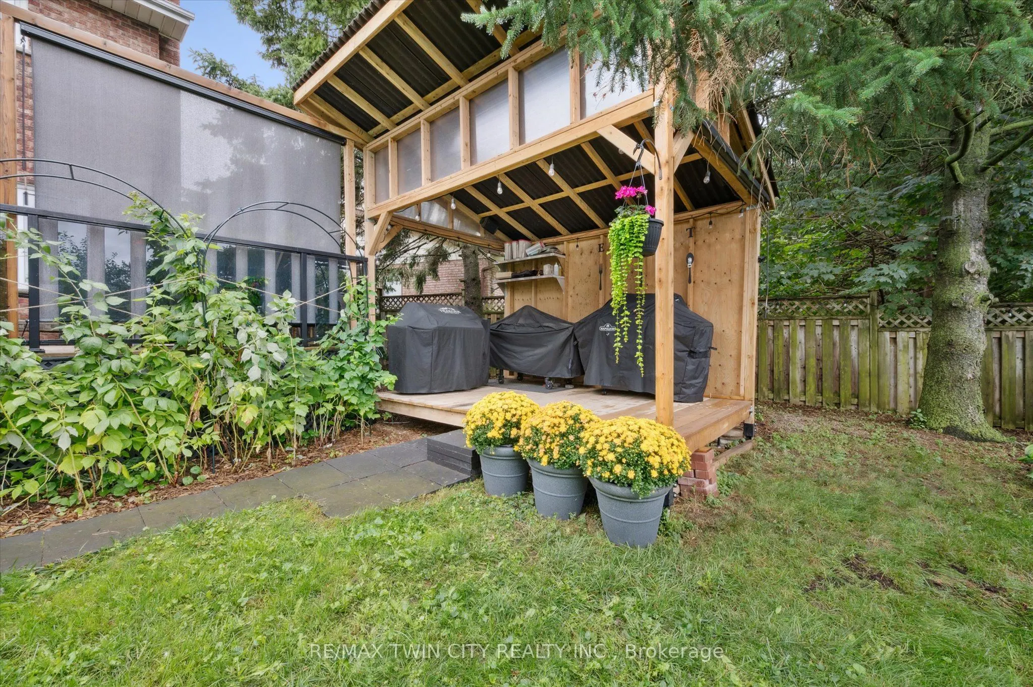 18 Westchester Place