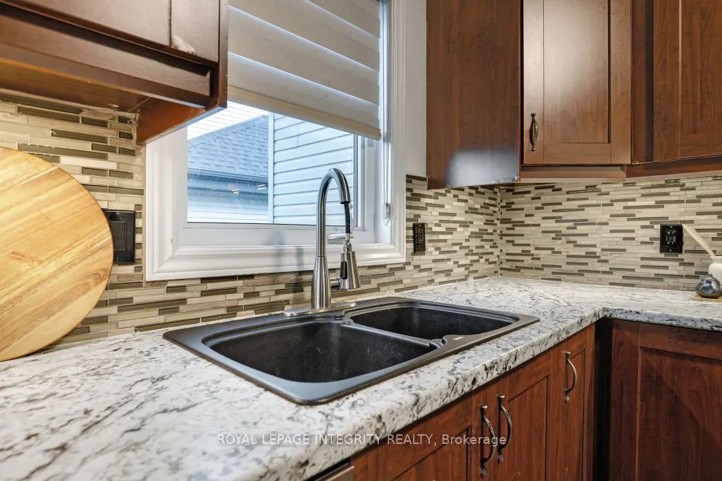 282 Jasper Crescent