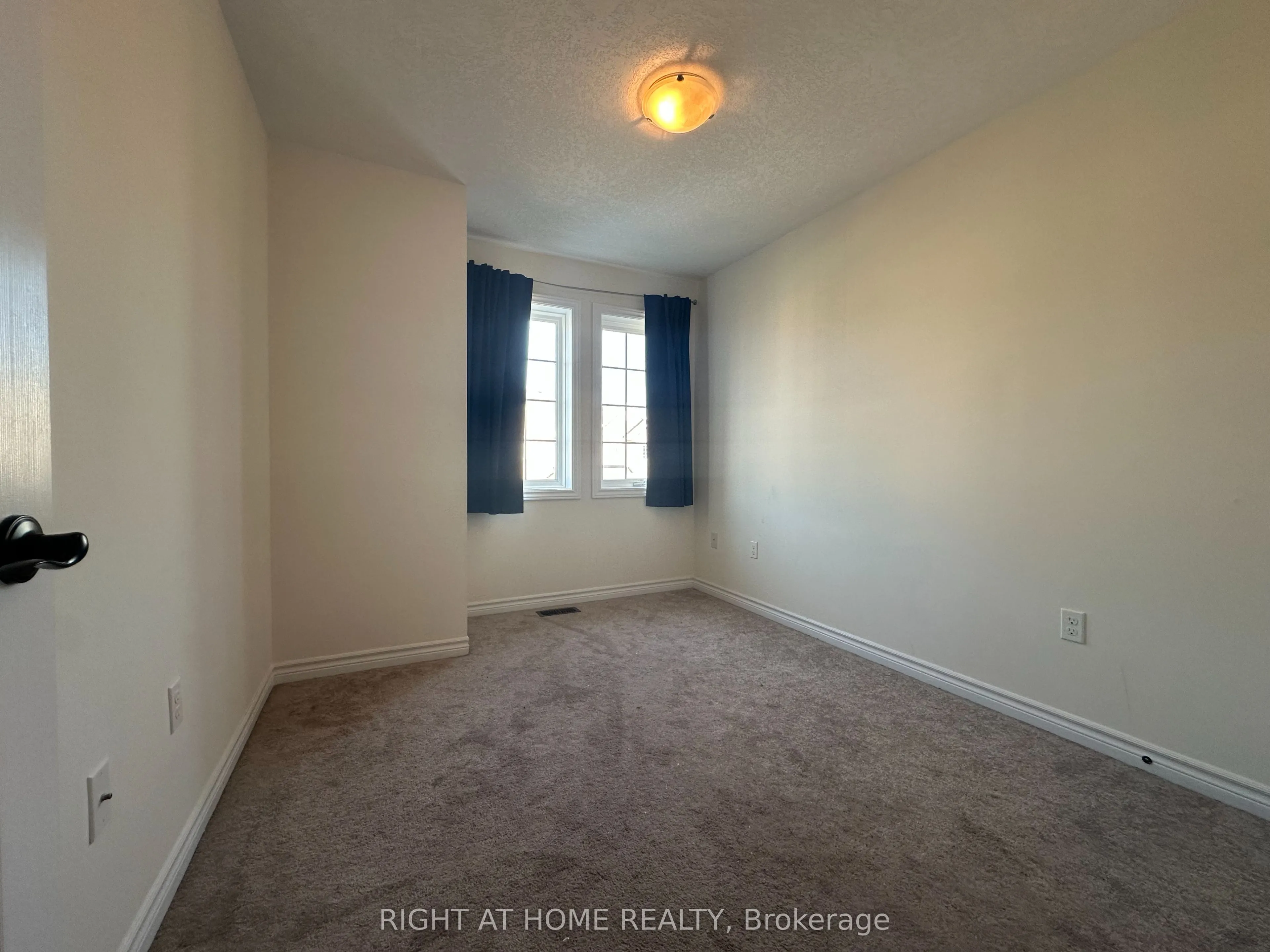 7 Hiscott Drive