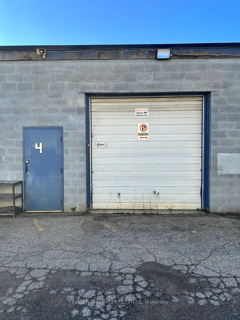 1560 Dundas Street, #4